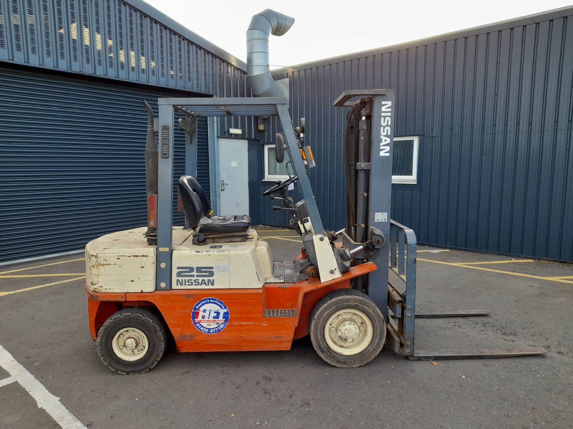 Nissan 25 FJ02A5U single mast diesel forklift truck, 8282 hours. Delayed collection until final - Image 5 of 15