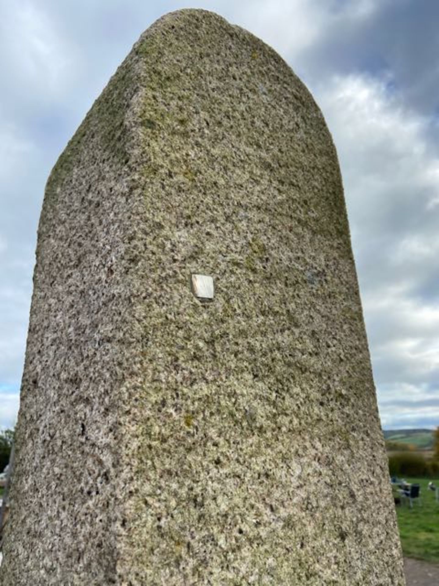 Pair of ex-display stone piers in granite, 300mm square, 2500mm high plus base - Image 7 of 9