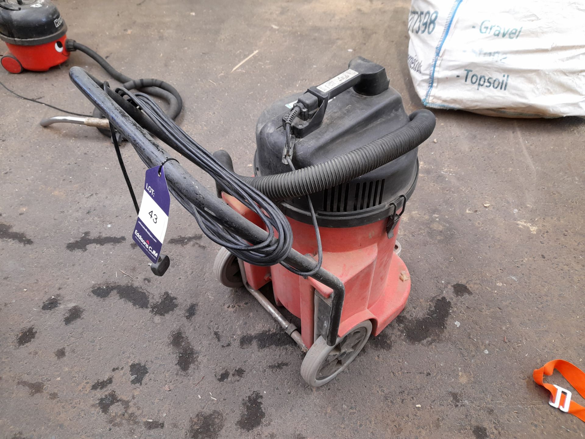 Numatic VDQ900/2 vacuum cleaner