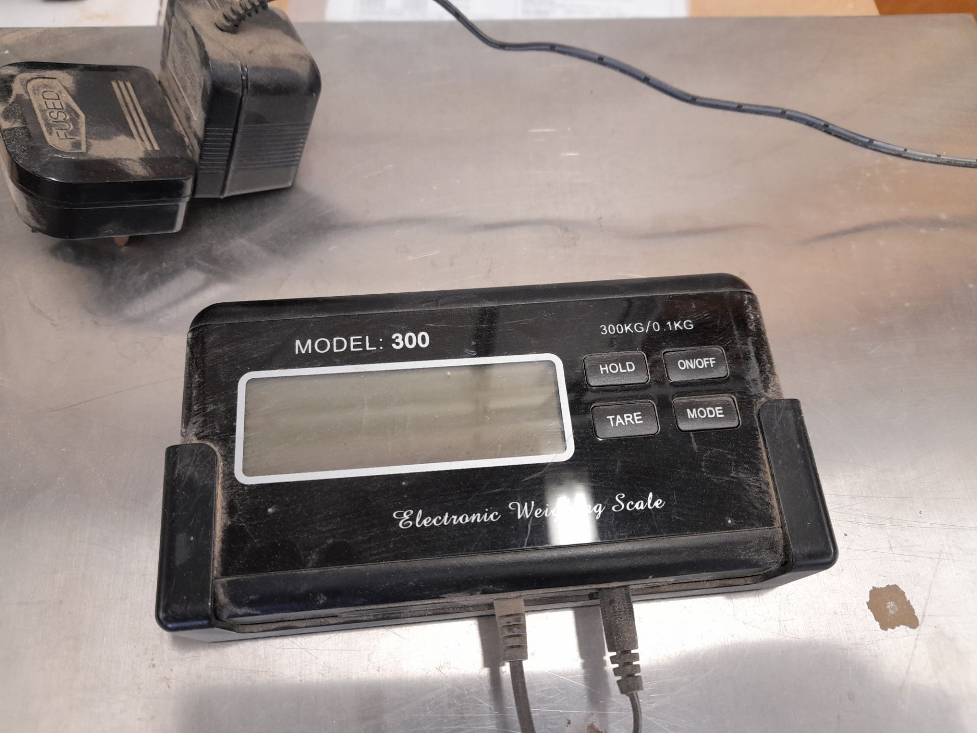 Model 300 Digital Weigh scales (May require servicing) - Image 2 of 2