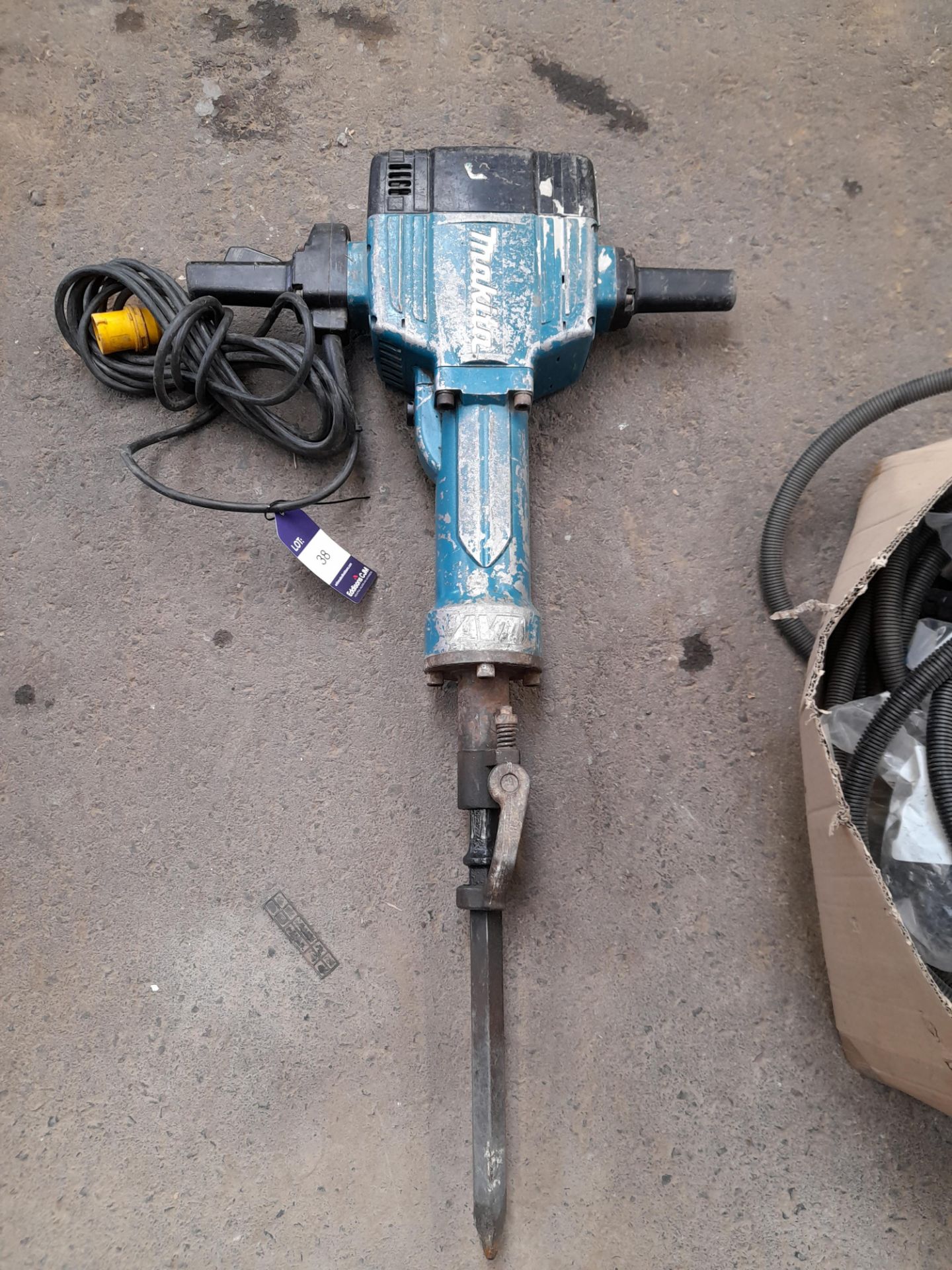 Makita HM1810 Heavy duty breaker