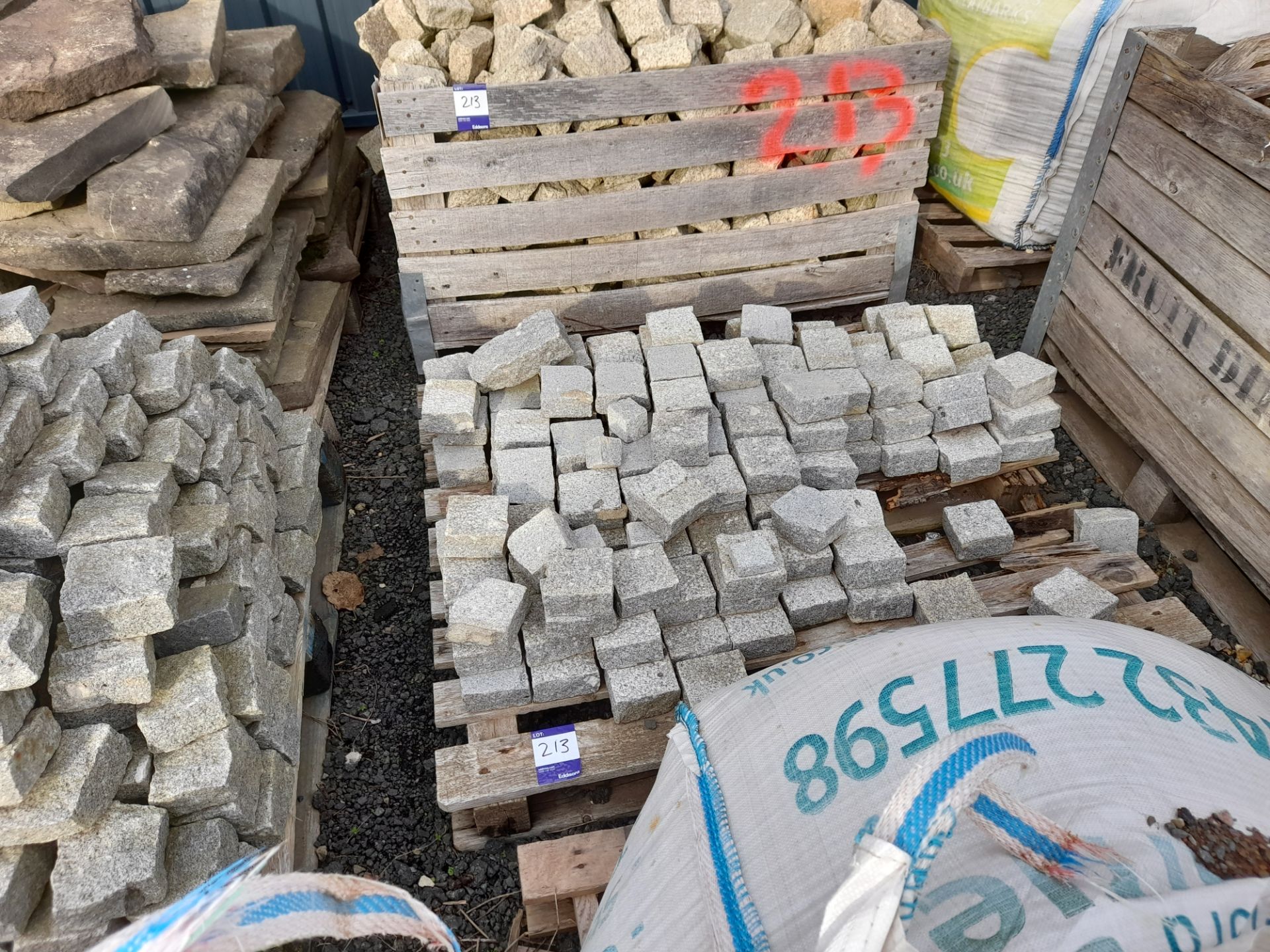 Assortment of cobbles to 6 x pallets / stillages