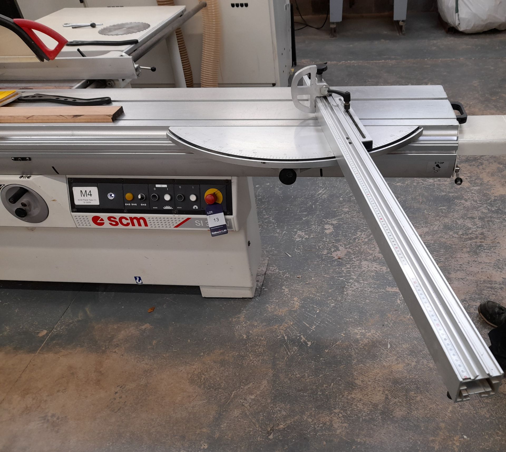 SCM SI300N Panel Saw (Serial Number AB/171528, 2005), with an assortment of associated tooling - Image 12 of 15
