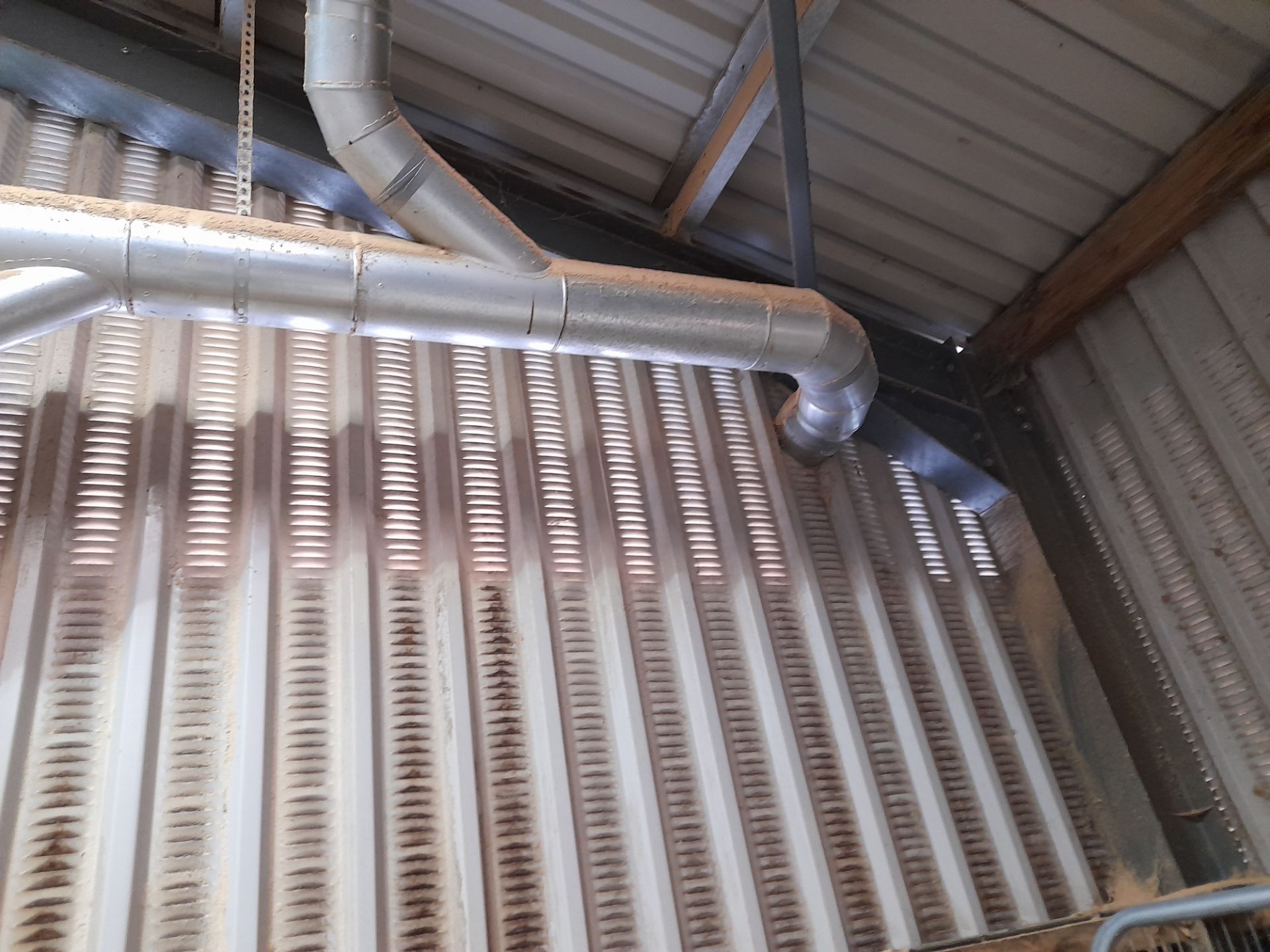 Unbadged 4 bag dust extraction unit, with galvanised steel ducting located to stock shed. *Delayed - Image 7 of 9