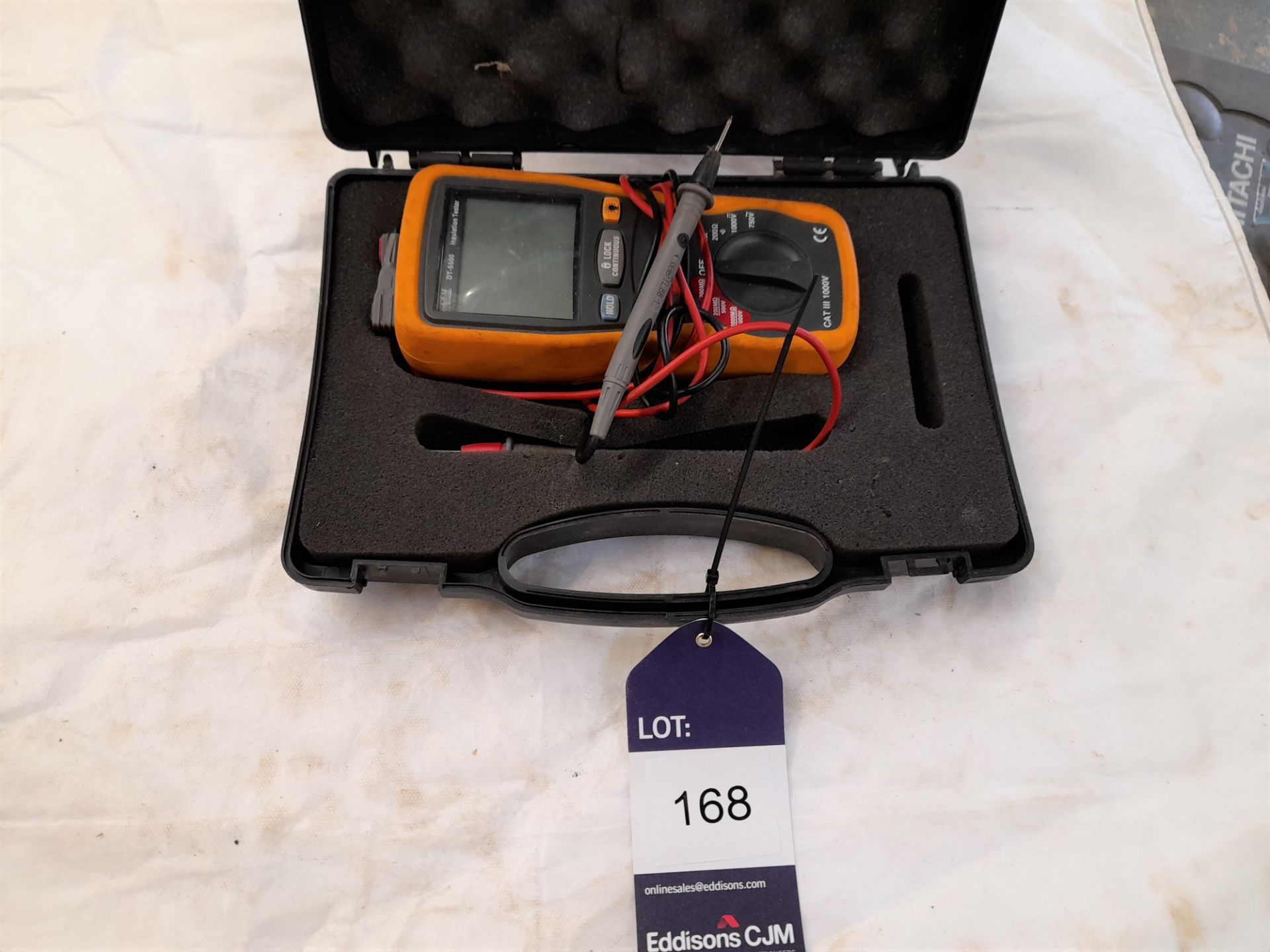 CEM DT-5500 Insulation Tester, CAT III 1000V