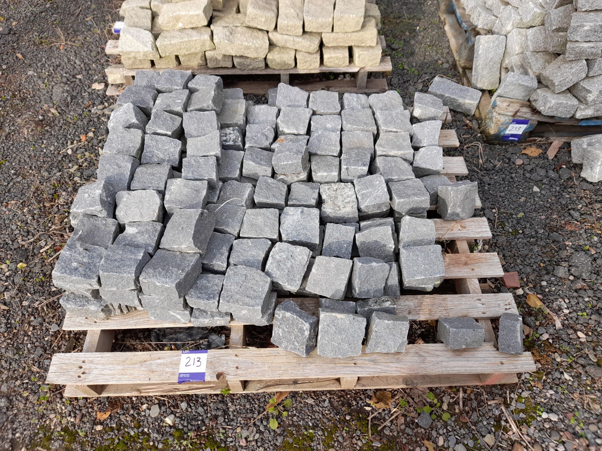 Assortment of cobbles to 6 x pallets / stillages - Image 3 of 5