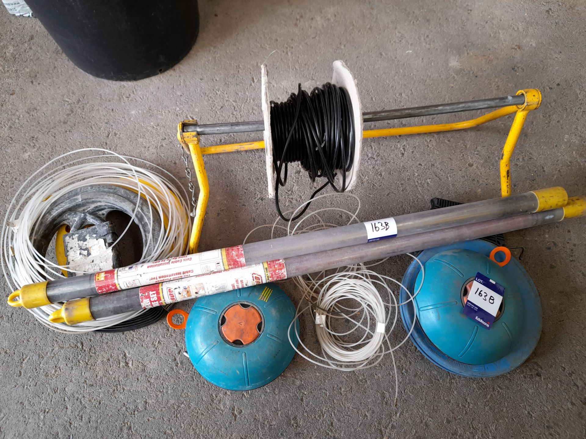 Mobile cable stand, and assorted cable fishes