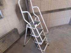 4 Tread step ladder, white