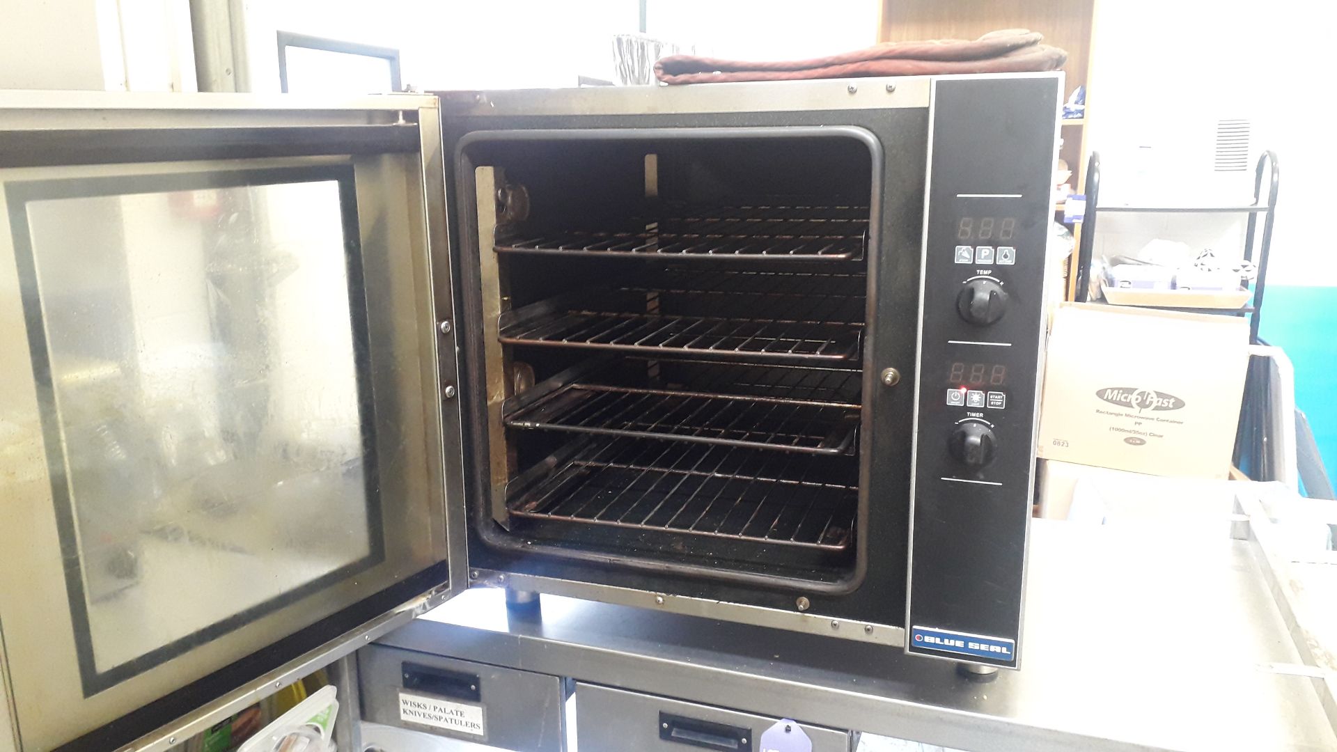 Blue Seal Turbofan E32D4 Convection Oven with Stainless Steel Mobile Racking Trolley Serial Number - Image 2 of 6