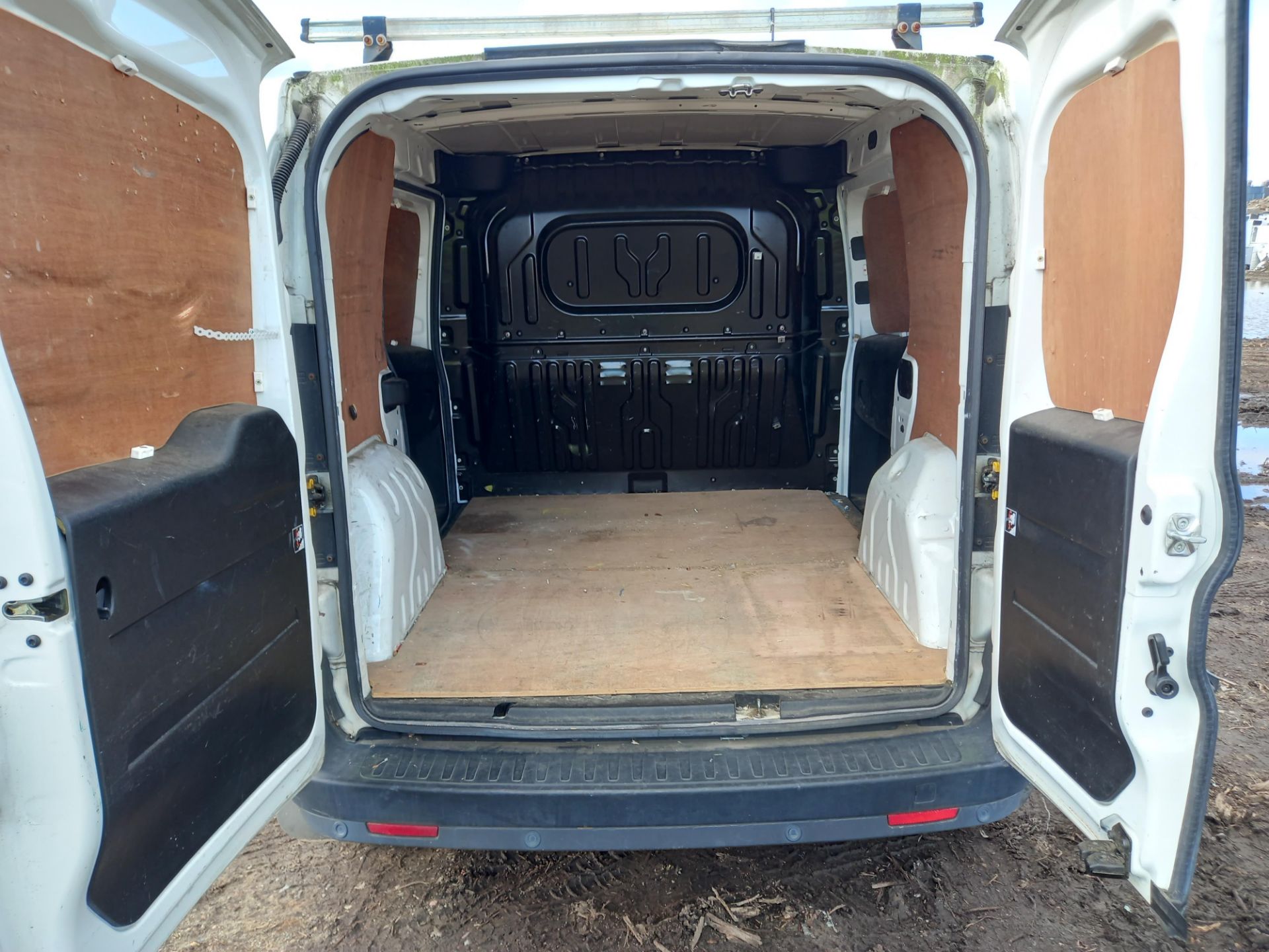 2015 Fiat Cargo MJET SX Diesel Panel Van. - Image 5 of 8