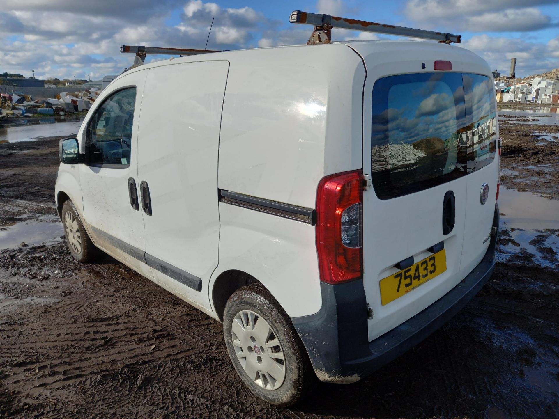 2010 Fiat Fiorino Cargo Diesel Panel Van - Image 3 of 8