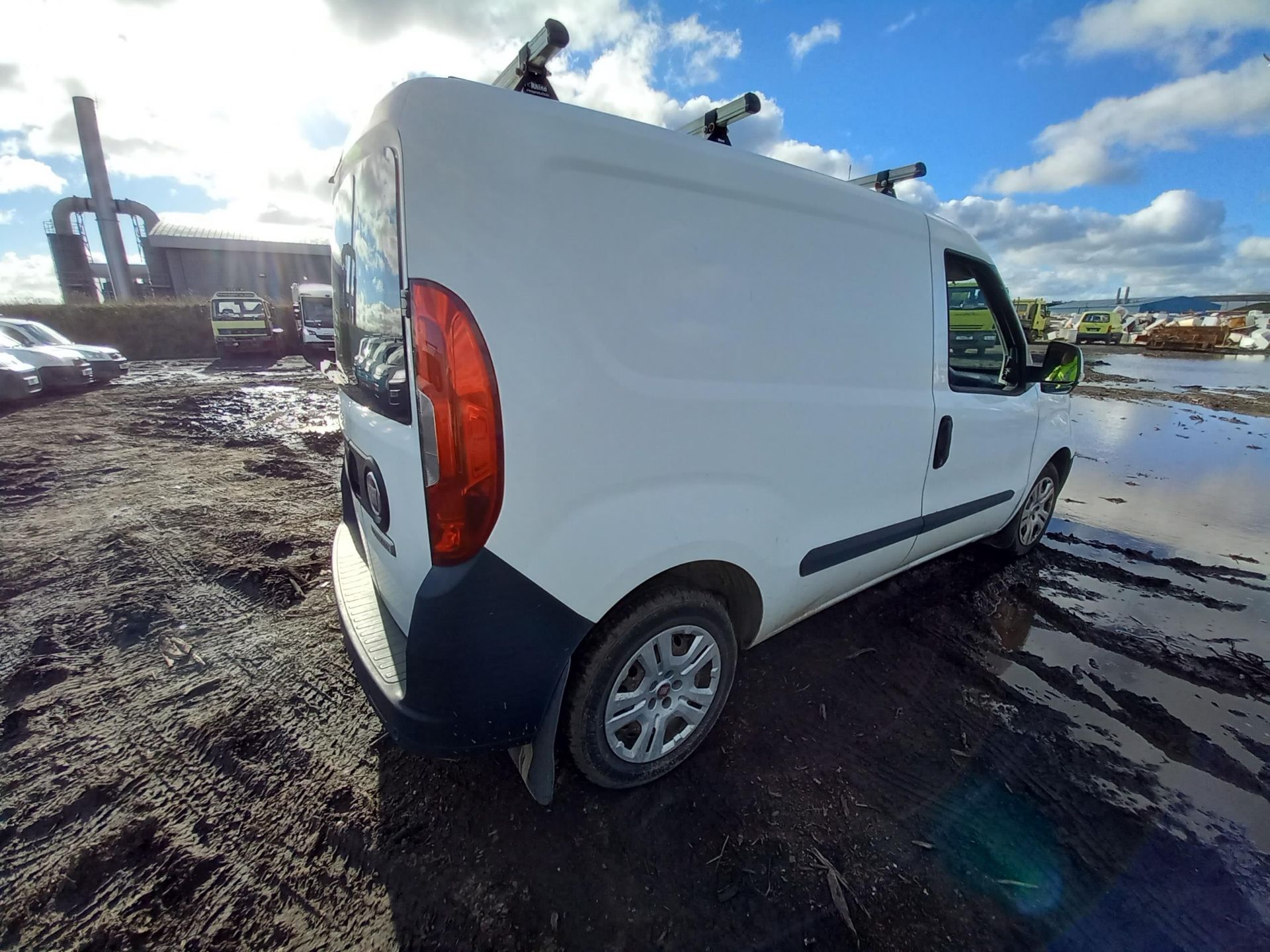 2015 Fiat Cargo MJET SX Diesel Panel Van - Image 2 of 8