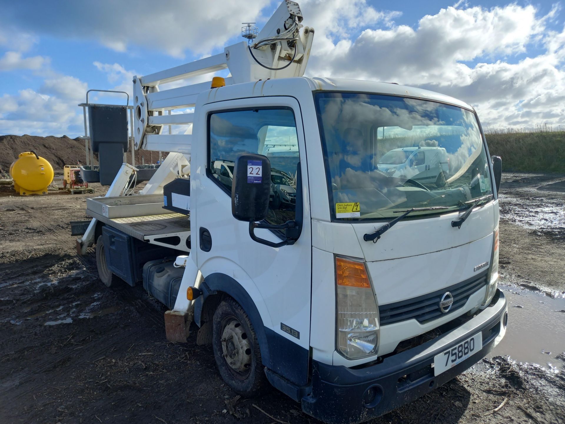 2009 Nissan Cabstar 35.13 MWB Diesel Cherry Picker - Image 2 of 8