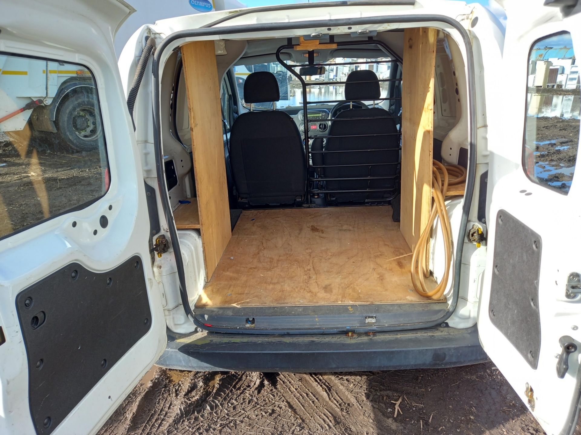 2010 Fiat Fiorino Cargo Base 1.3 MJET Panel Van - Image 5 of 8