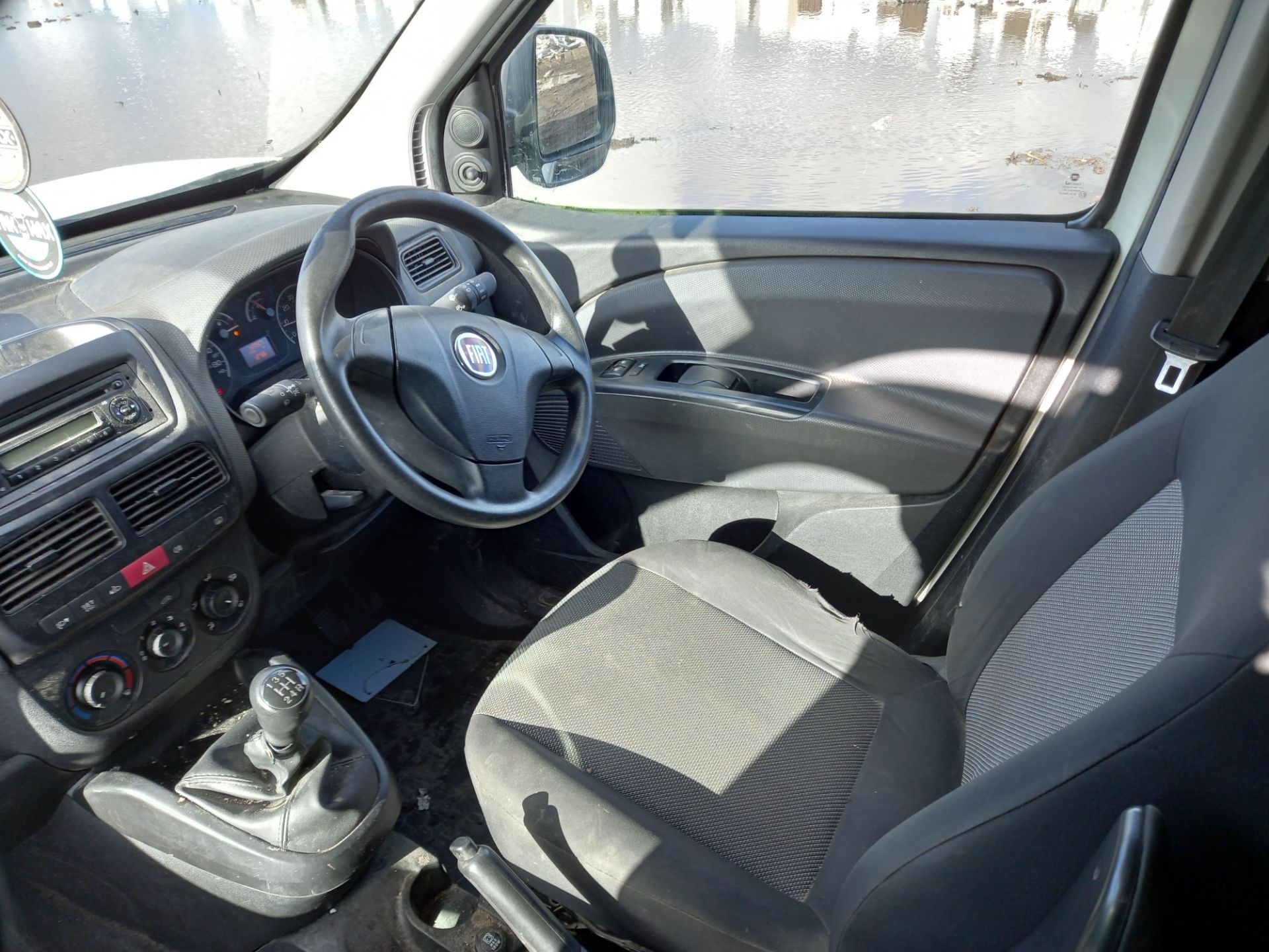 2011 Fiat Doblo 1.3 MJET Maxi Diesel Panel Van - Image 5 of 6