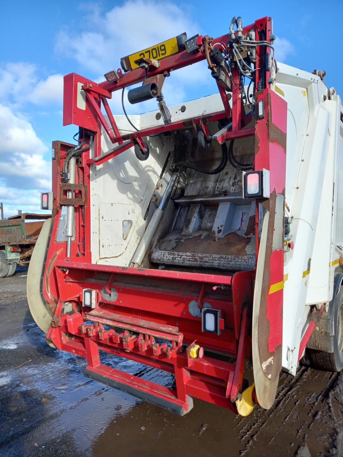 2015 Dennis Elite 6 Refuse Collection Vehicle - Image 3 of 13