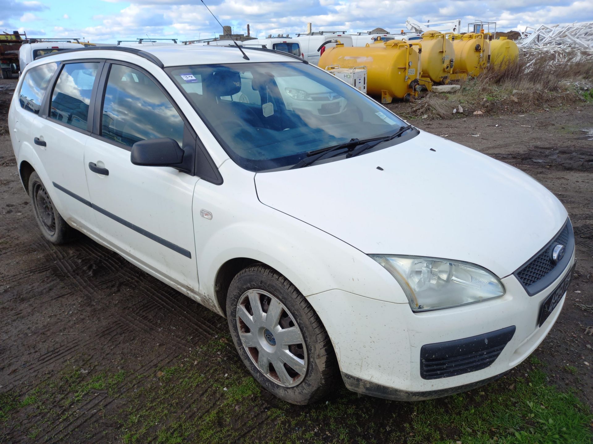 2005 Ford Focus LX Estate Car