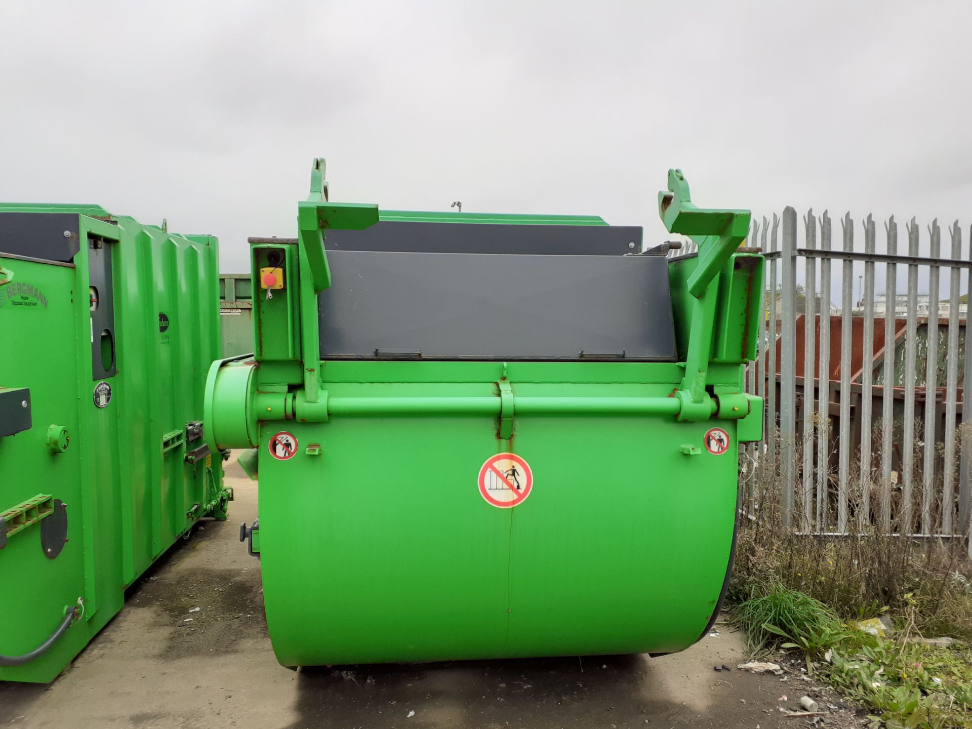 Bergmann Mobile Waste Compactor - Image 2 of 5