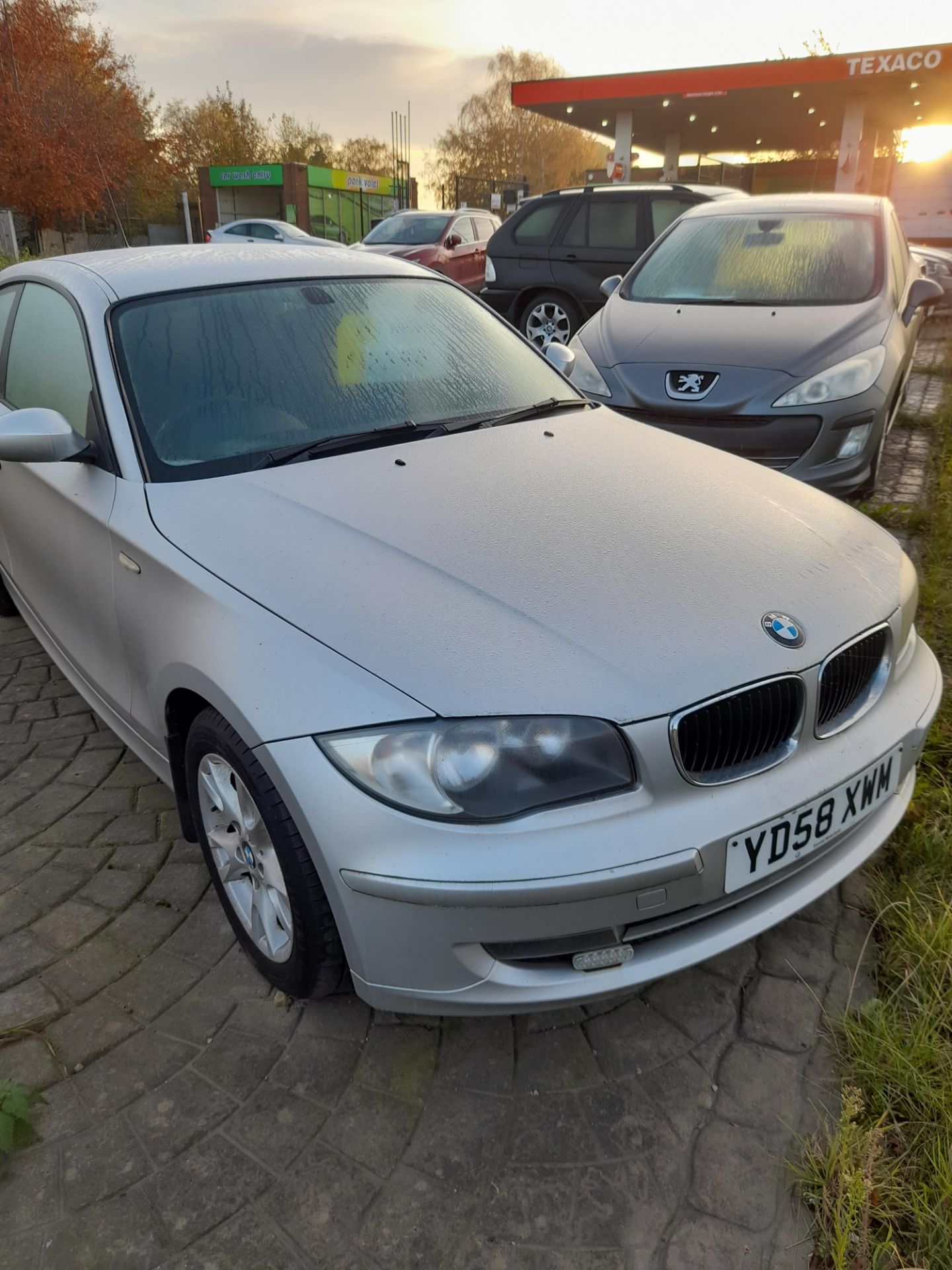 BMW 118d 1 SERIES DIESEL HATCHBACK SE 3dr Step Auto (07-11), Silver, Reg: YD58 XWM, mileage: 131, - Image 4 of 12