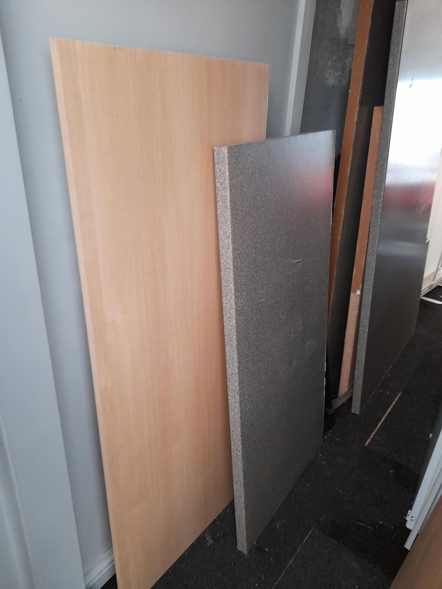 Large quantity of kitchen units & worktop, to include integrated fridge and freezer etc. - Image 4 of 8
