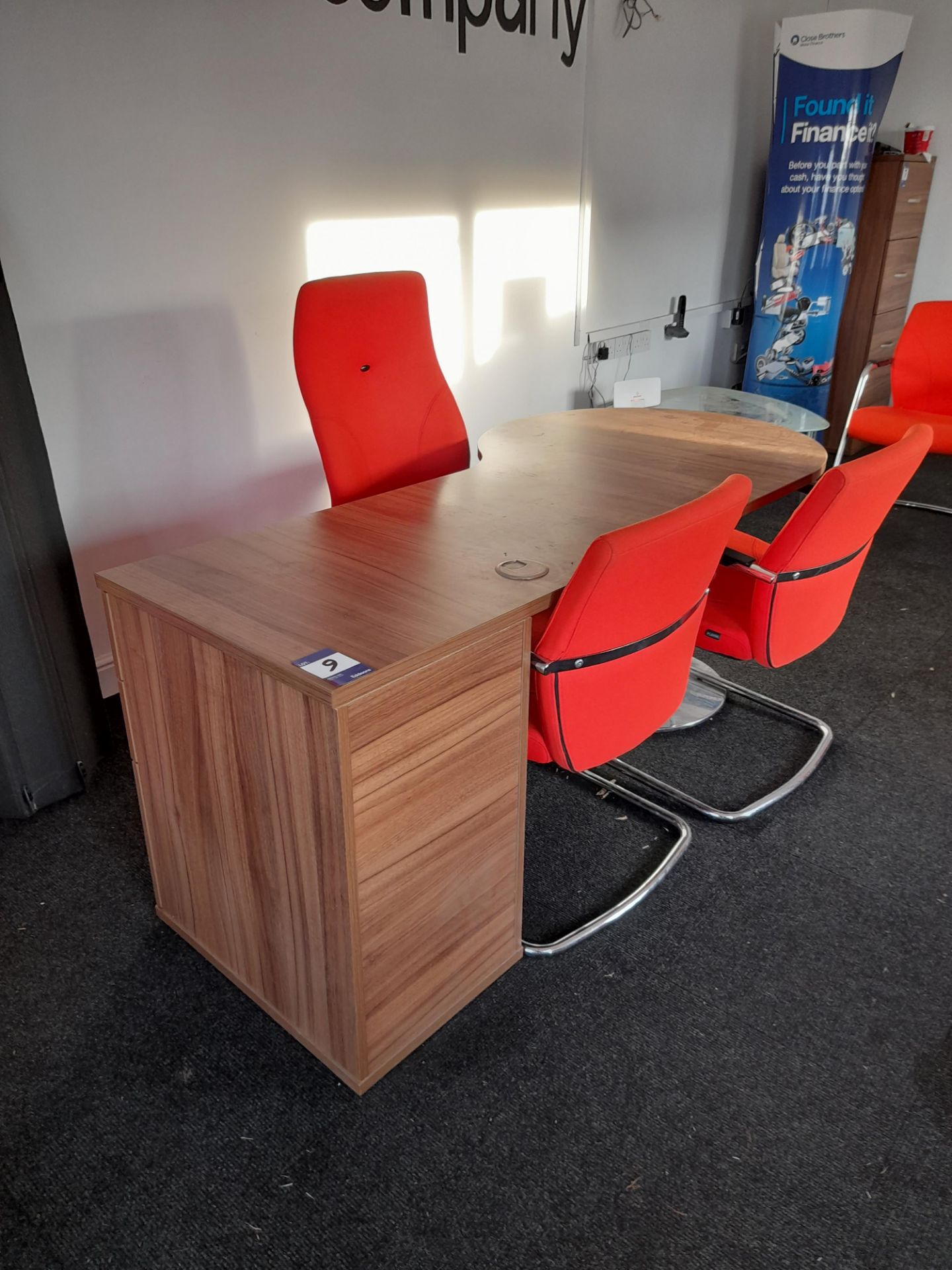 Single pedestal desk, swivel chair and 2 – arm chairs - Image 3 of 4