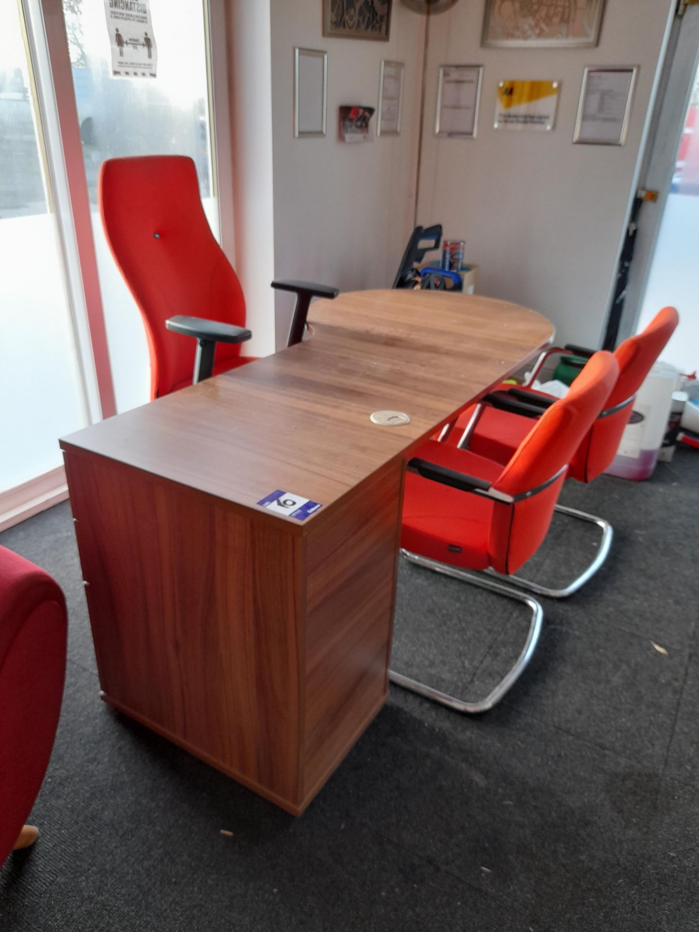 Single pedestal desk, swivel chair and 2 – arm chairs - Image 2 of 3