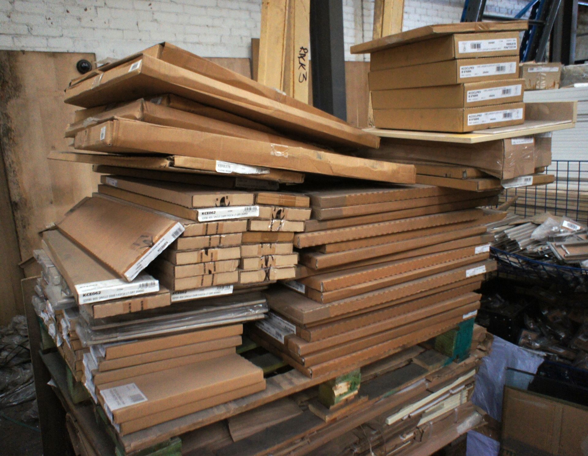 Quantity of Various Kitchen Doors to 2 Pallets - Image 3 of 4