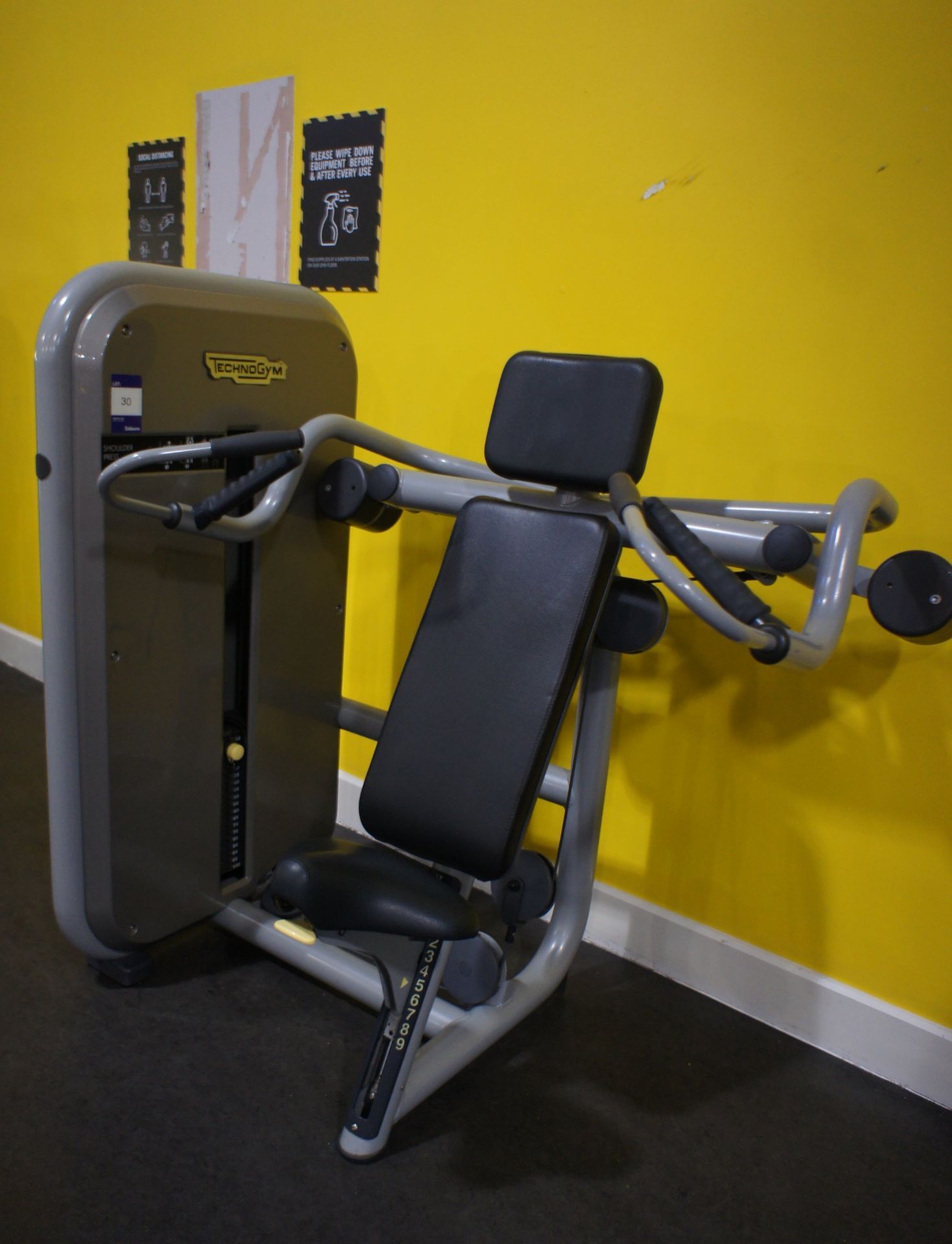 Technogym Shoulder Press Machine