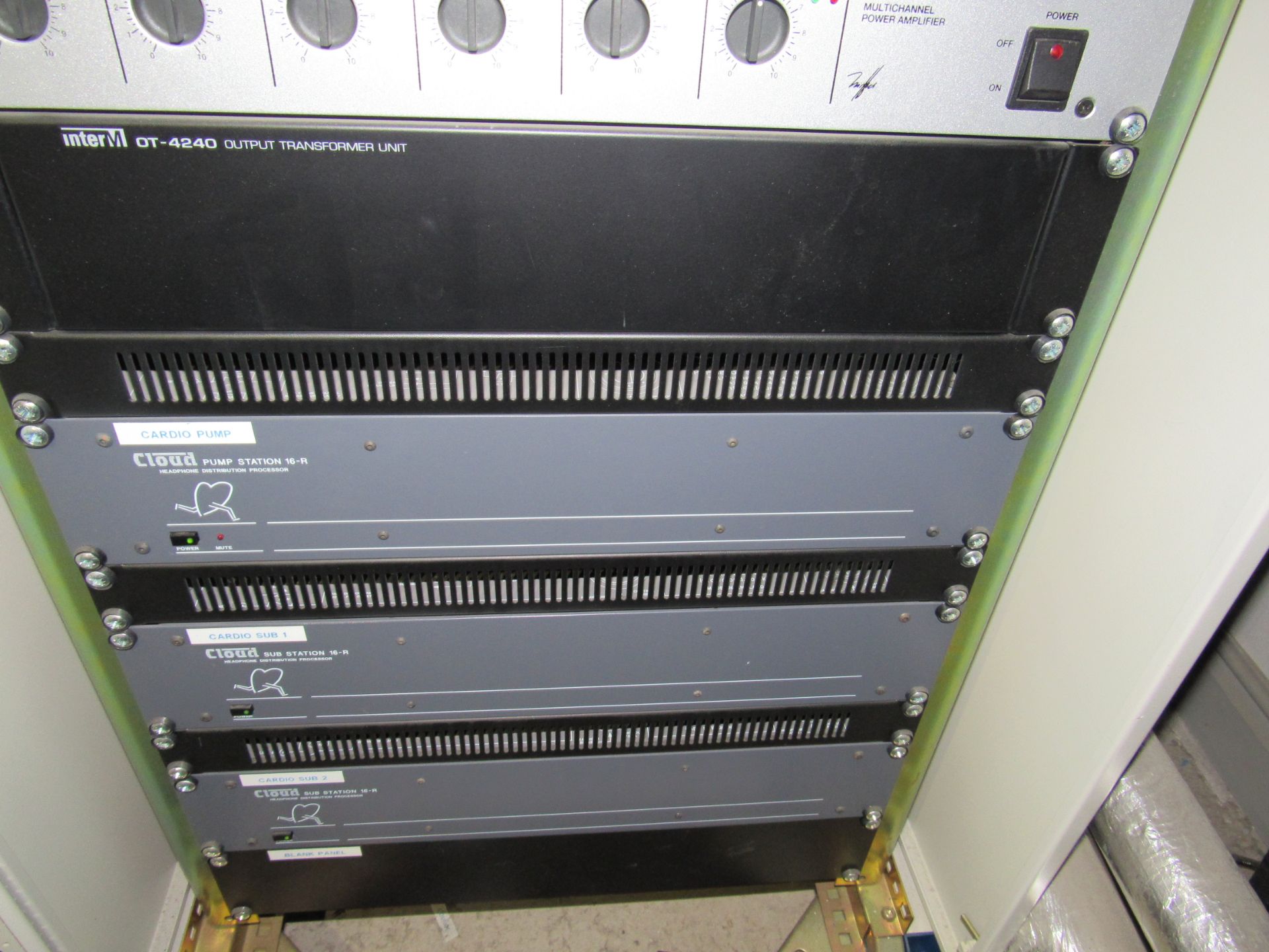 Audio control cabinet contents including 3 Den - Image 16 of 16