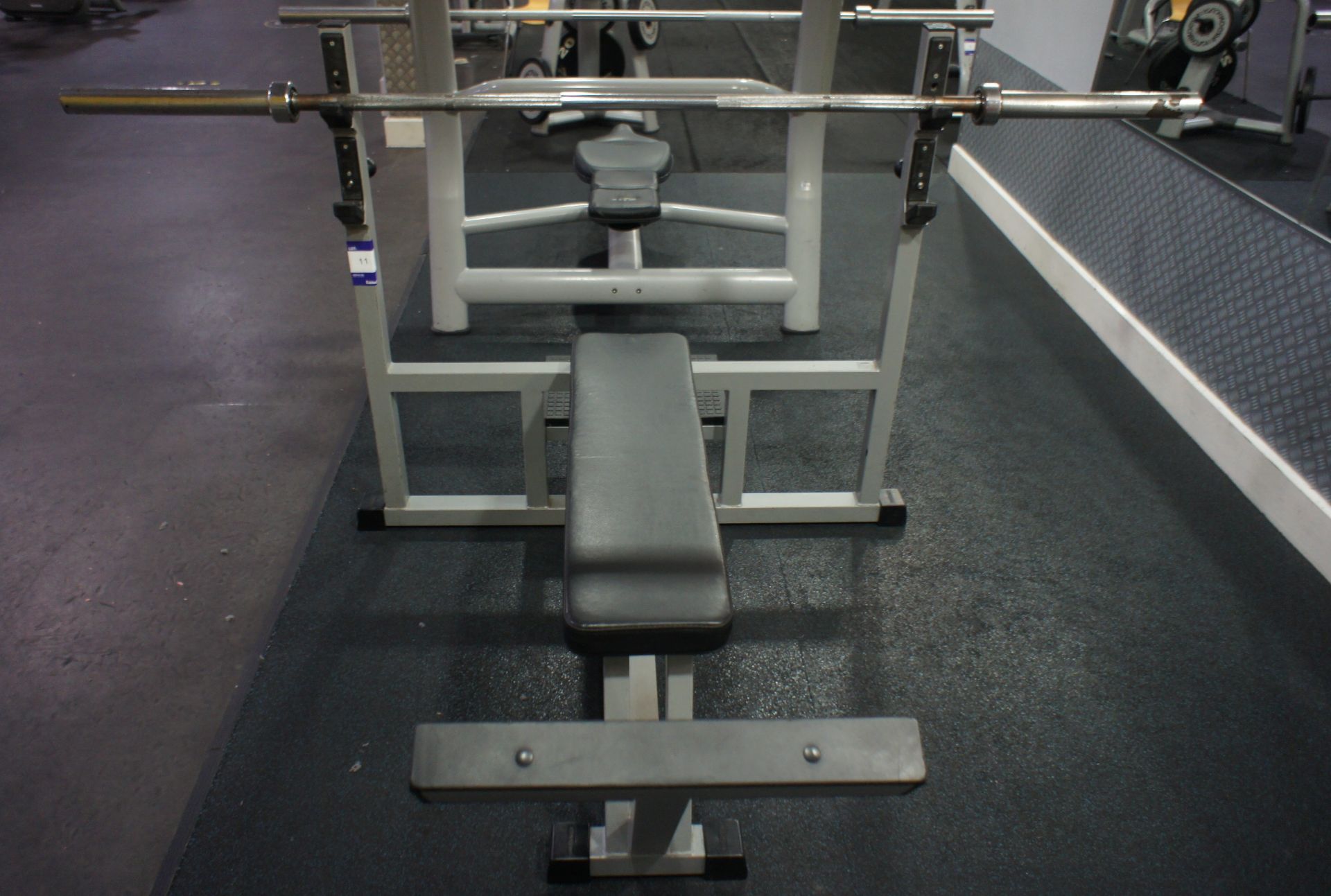 Technogym Weights Bench with Bar - Image 4 of 4