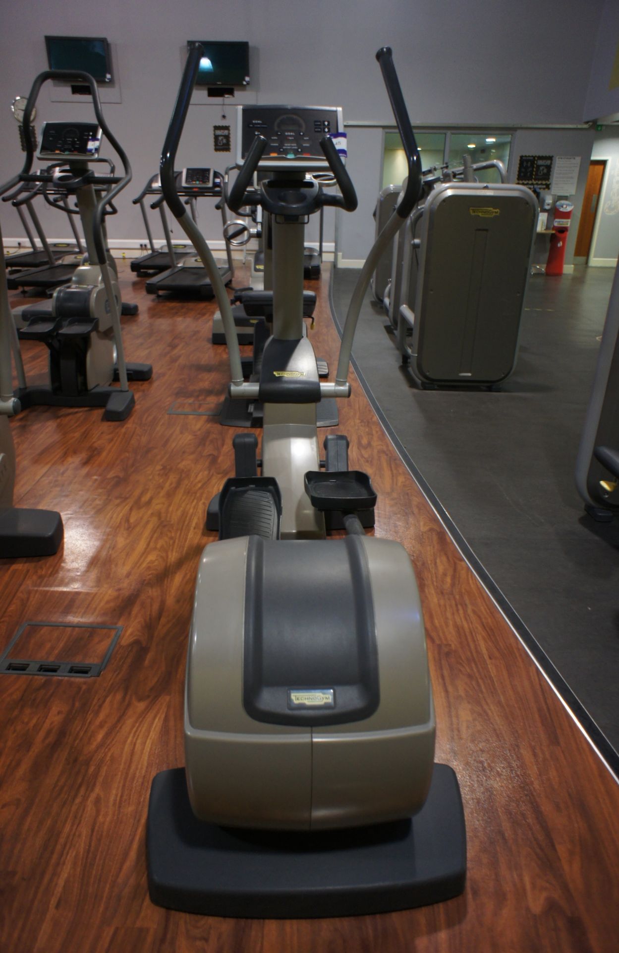 Technogym Excite Synchro EXC 500SP Elliptical Trainer - Image 2 of 3