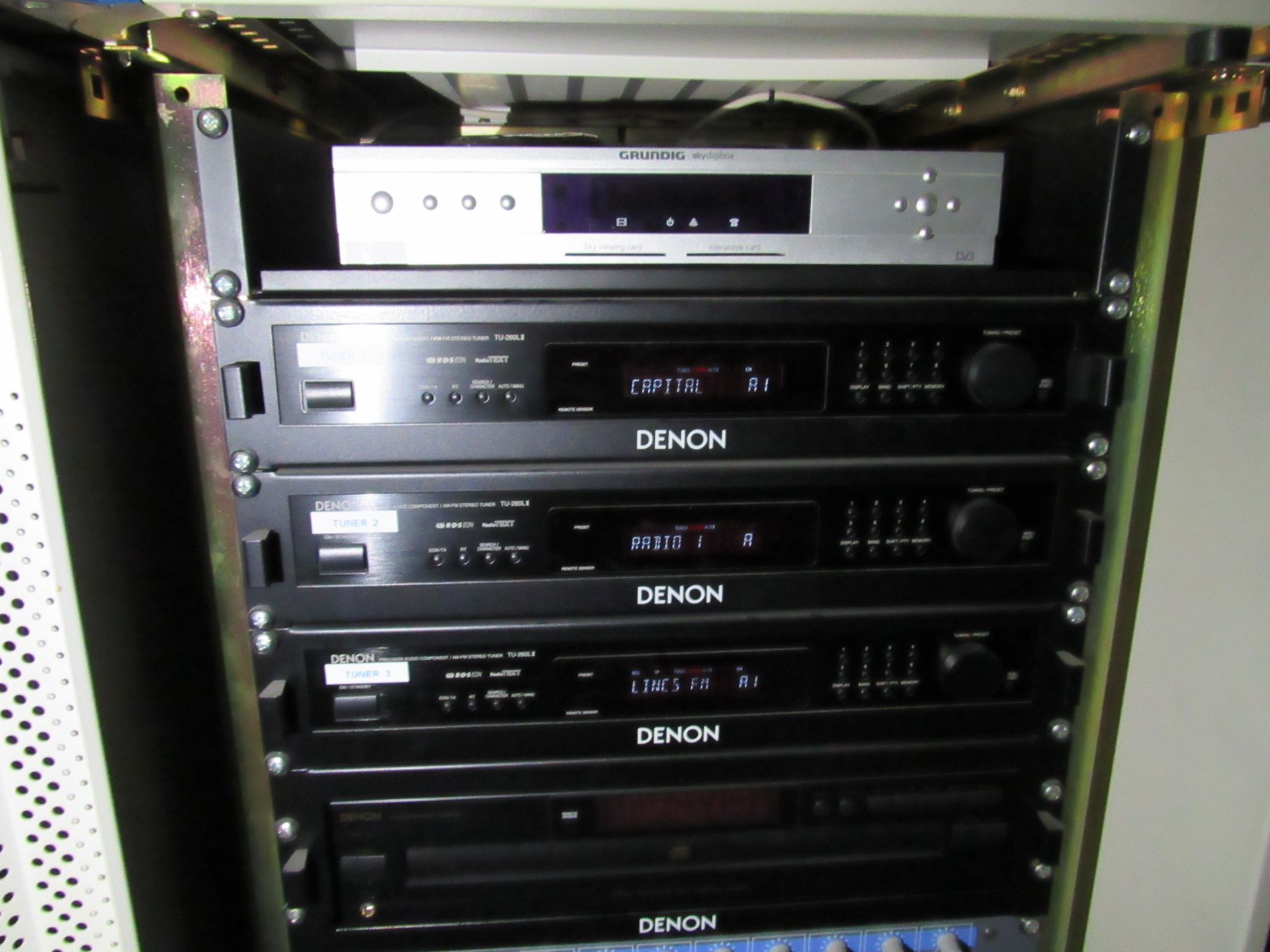 Audio control cabinet contents including 3 Den - Image 2 of 16