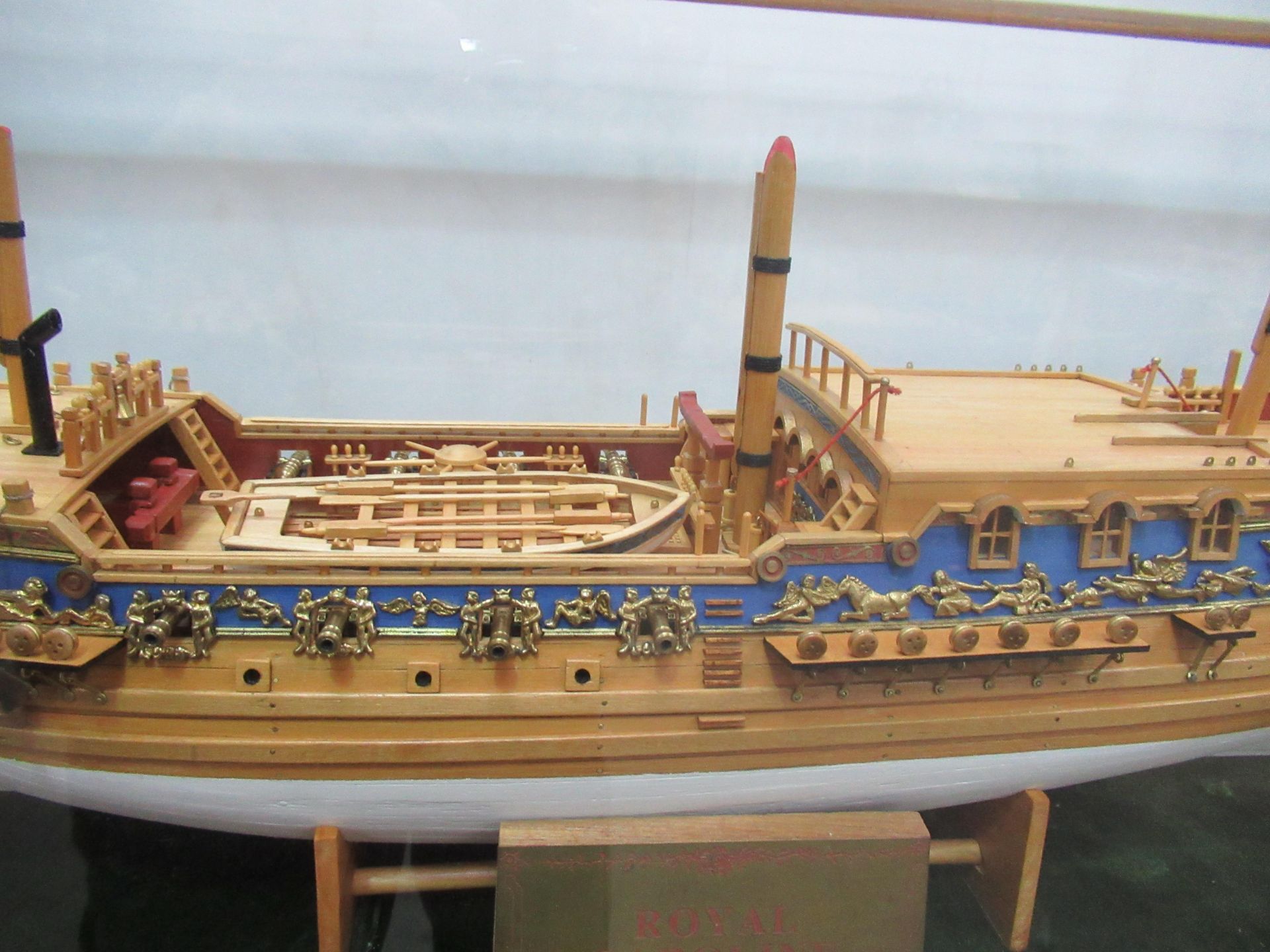 Royal Caroline Model Boat in Glass Cabinet - Image 4 of 11