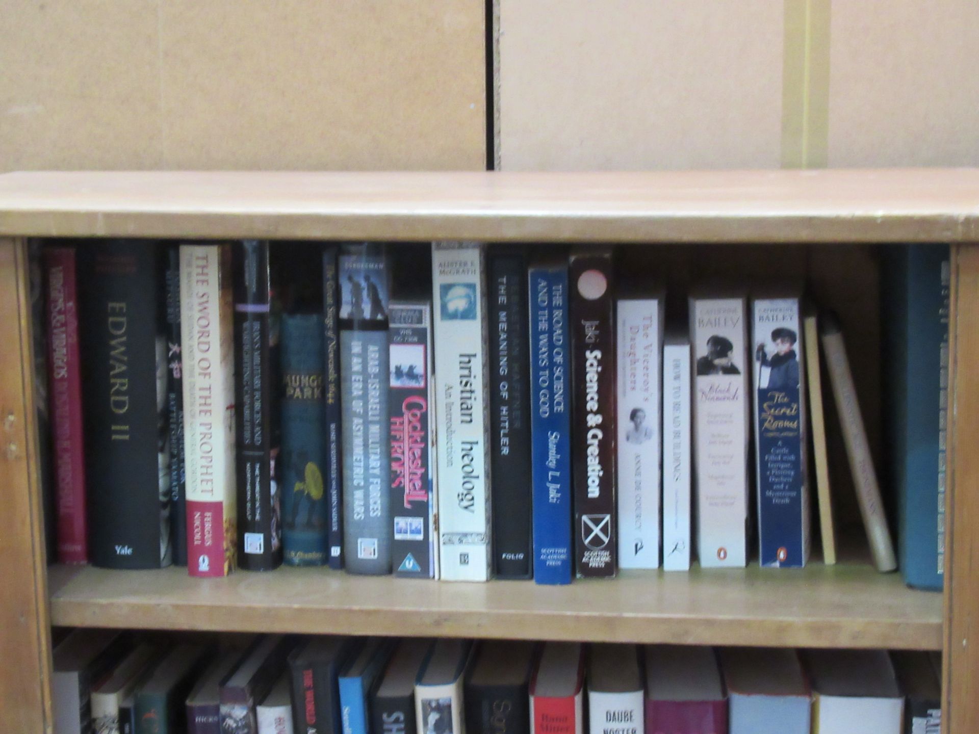 3x Bookcases and contents of various themes and subjects including Royal history, Antiques, naval et - Image 6 of 12