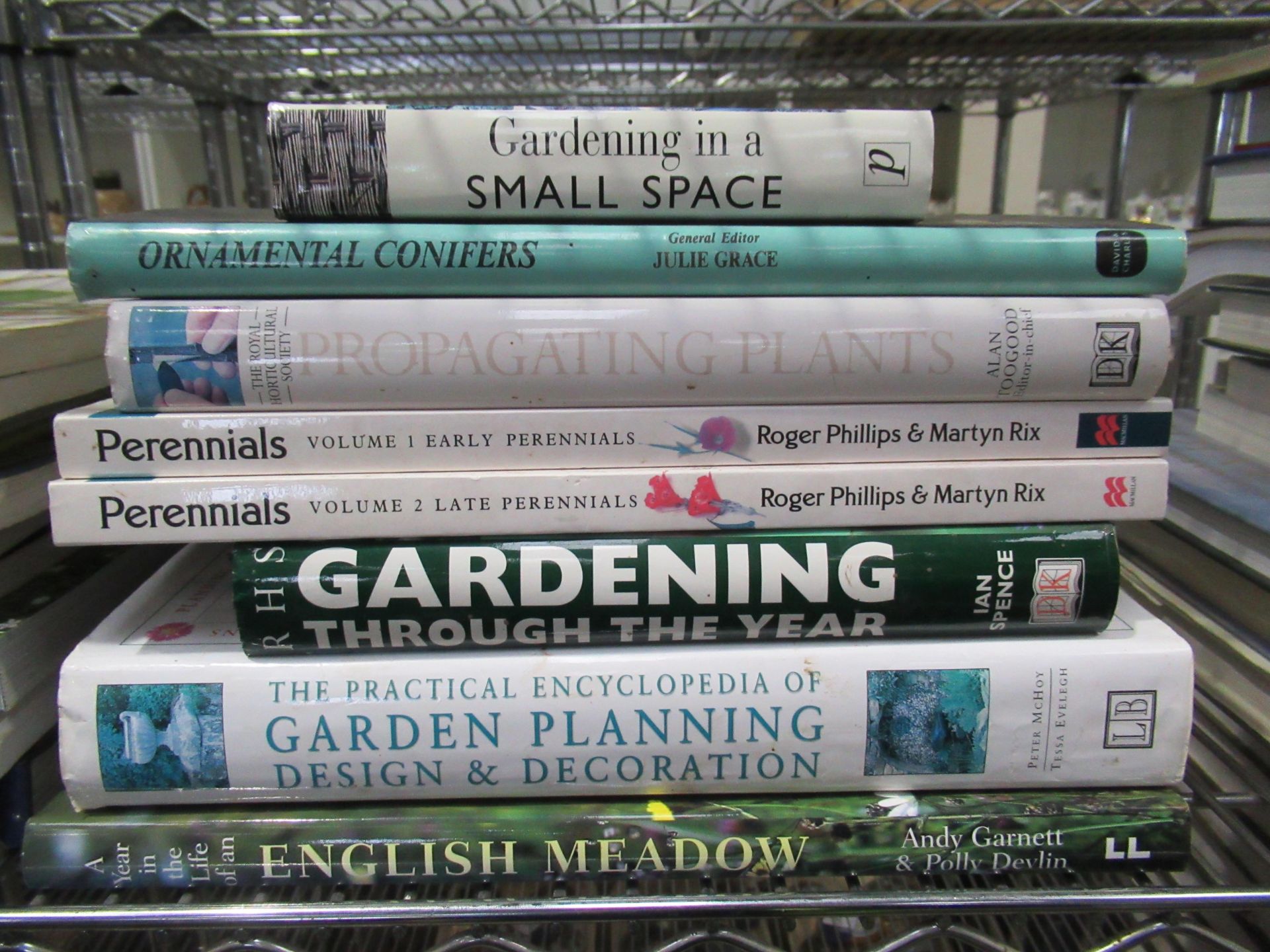 Selection of gardening themed books - Image 2 of 3
