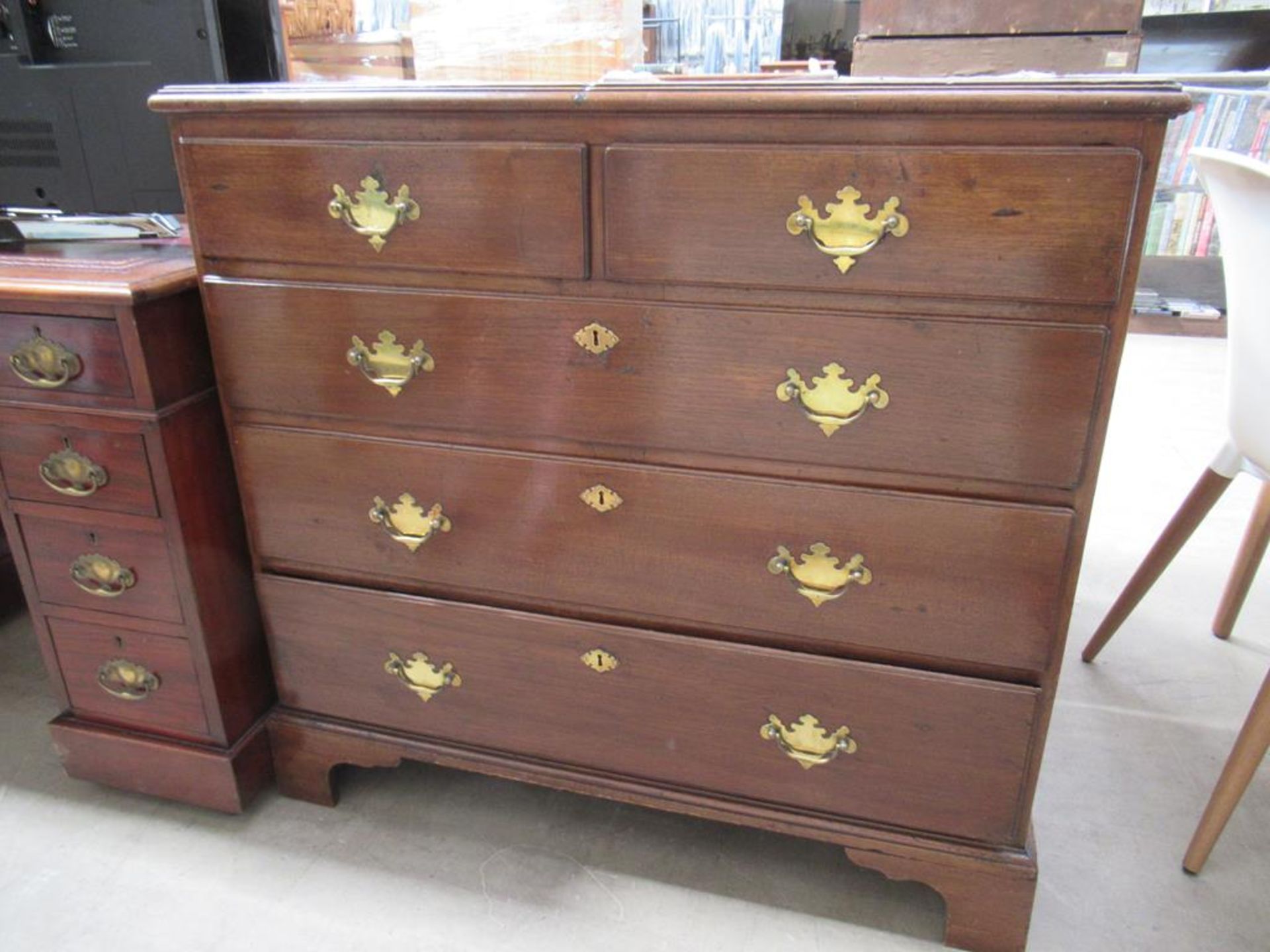 A Georgian Chest of Five Drawers - Image 4 of 5