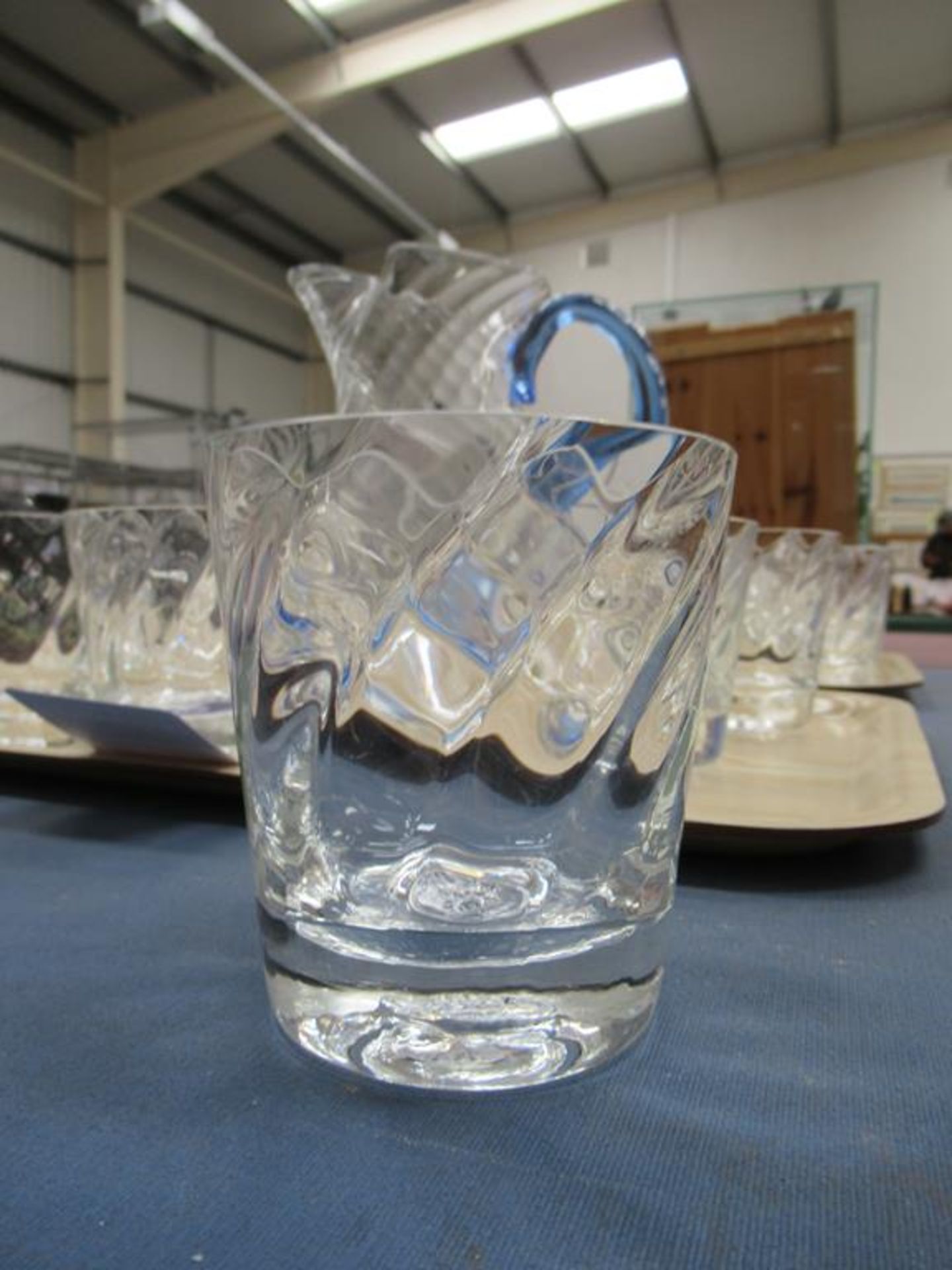 A Gibraltar Glass Jug with Twenty Drinking Glasses - Image 4 of 4