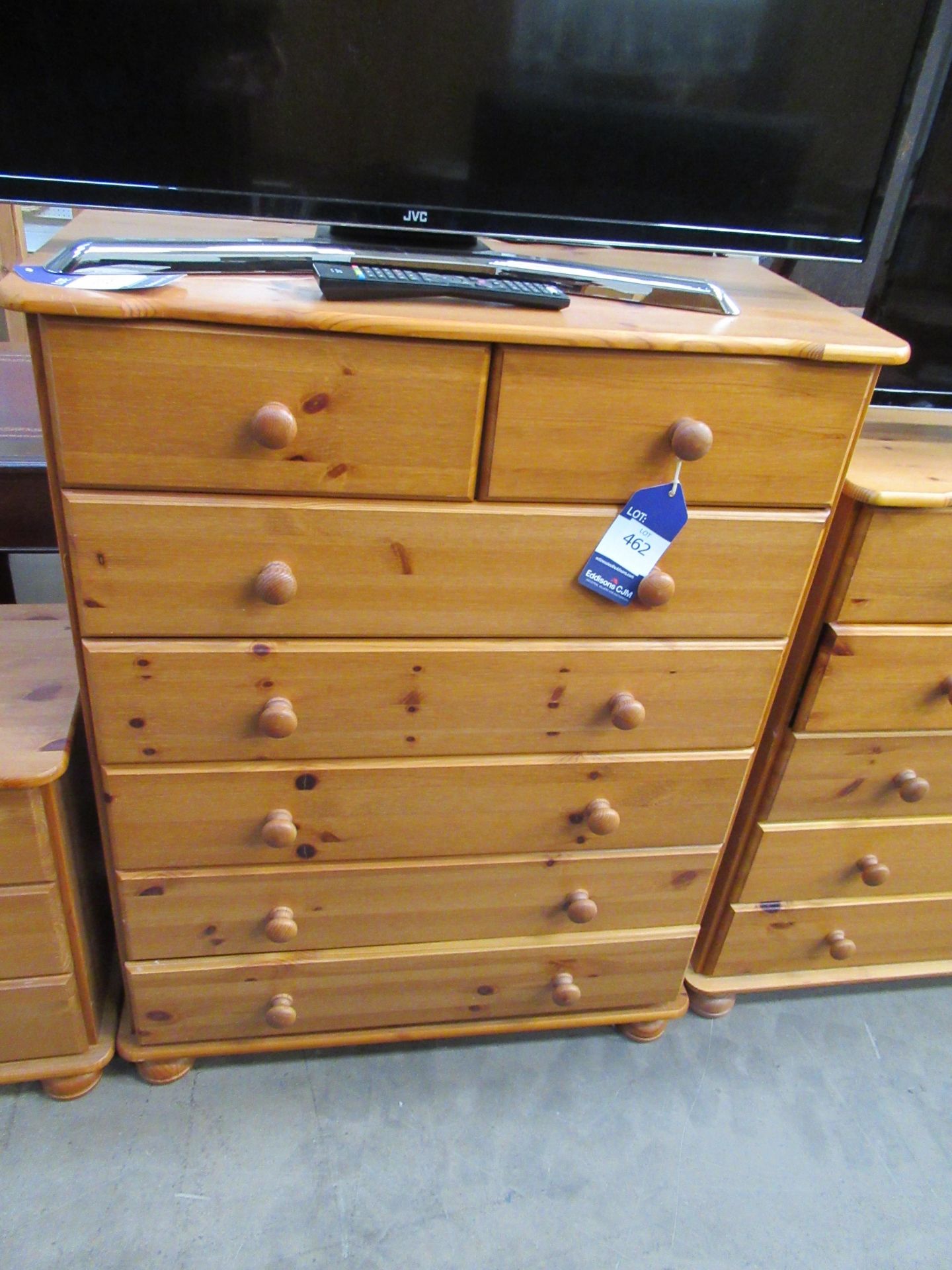 3 Piece Honey Pine Bedroom Set to Include 2 x Chest of Drawers and a Bedside Cabinet - Image 3 of 4