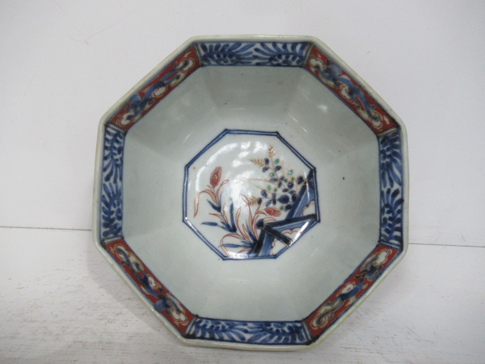 Japanese Painted Vase and Octagonal Dish (27cm vase/8cm x 17cm dish) - Image 9 of 10