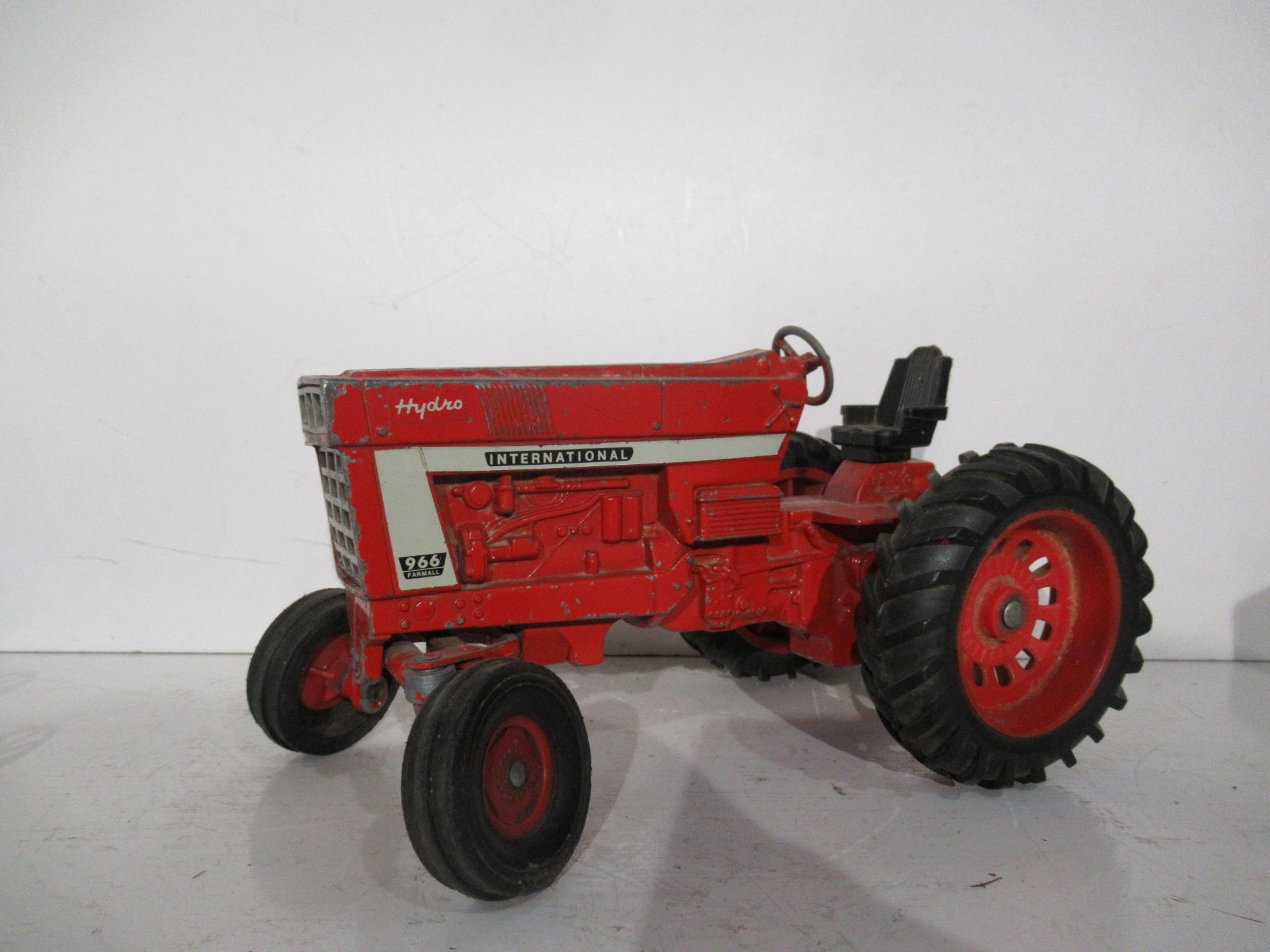 2 x Toy International Tractors Vehicle Toys and others - Image 5 of 11