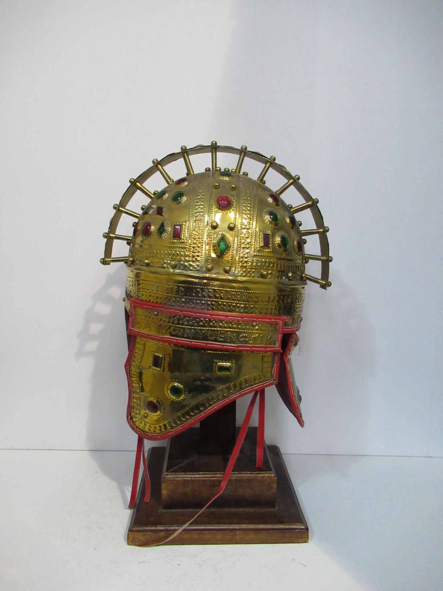 Roman 'Jewelled' Crested Reproduction Helmet with Stand - Image 4 of 4