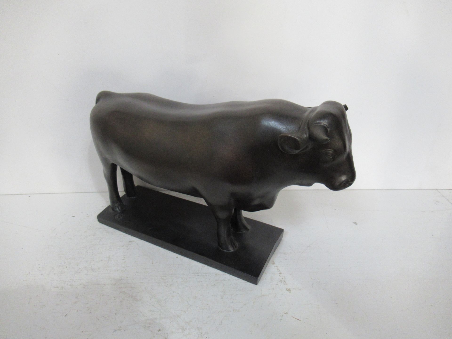Francois Pompon Bull Figure (32cm W x 20cm H) (one damaged horn) - Image 2 of 5