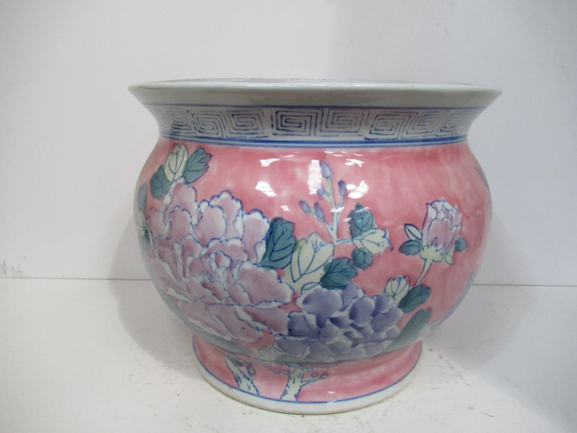 Chinese Painted Pink Pot with Flower Design (24cm x 30cm) - Image 3 of 6