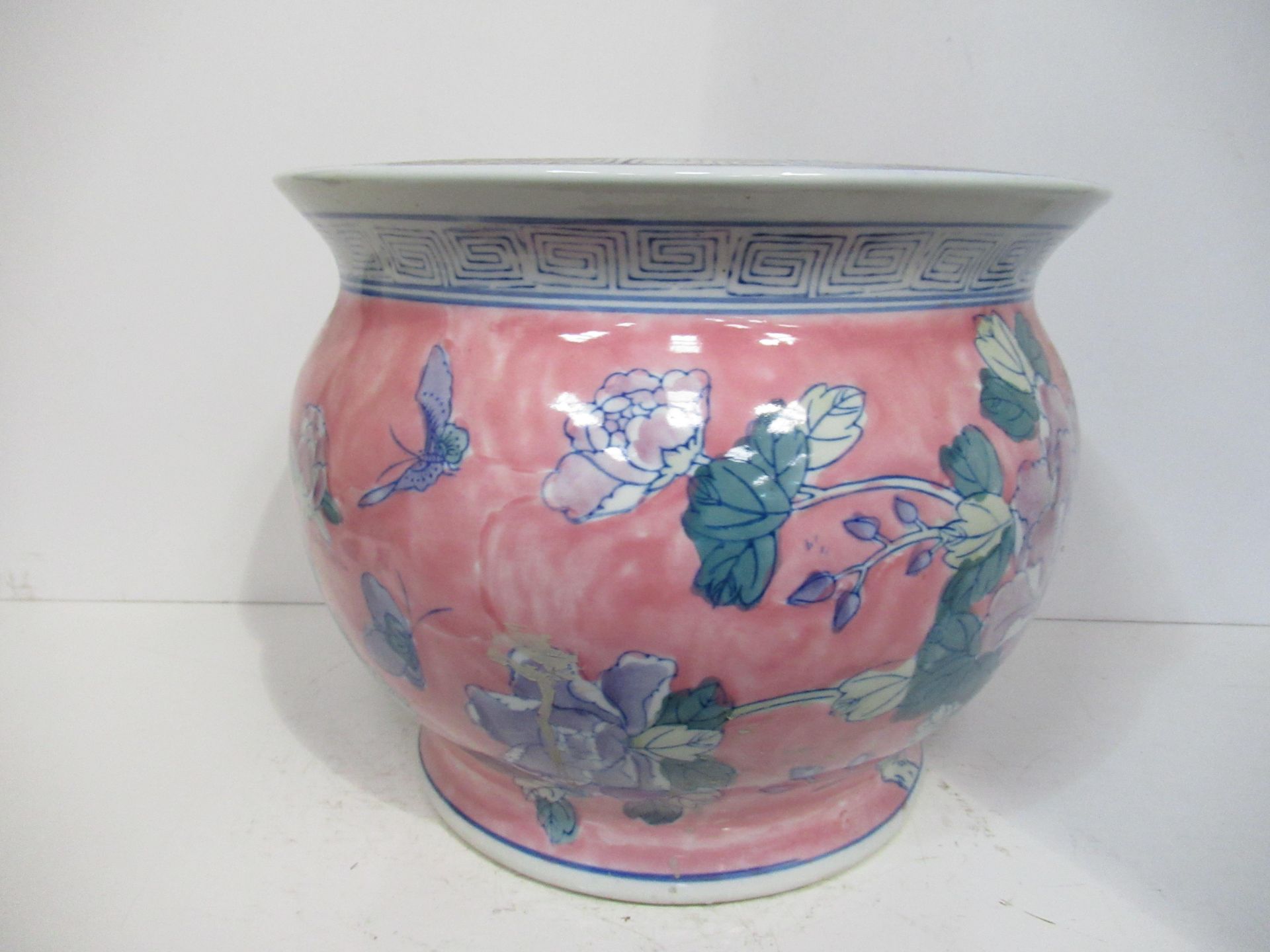 Chinese Painted Pink Pot with Flower Design (24cm x 30cm) - Image 4 of 6
