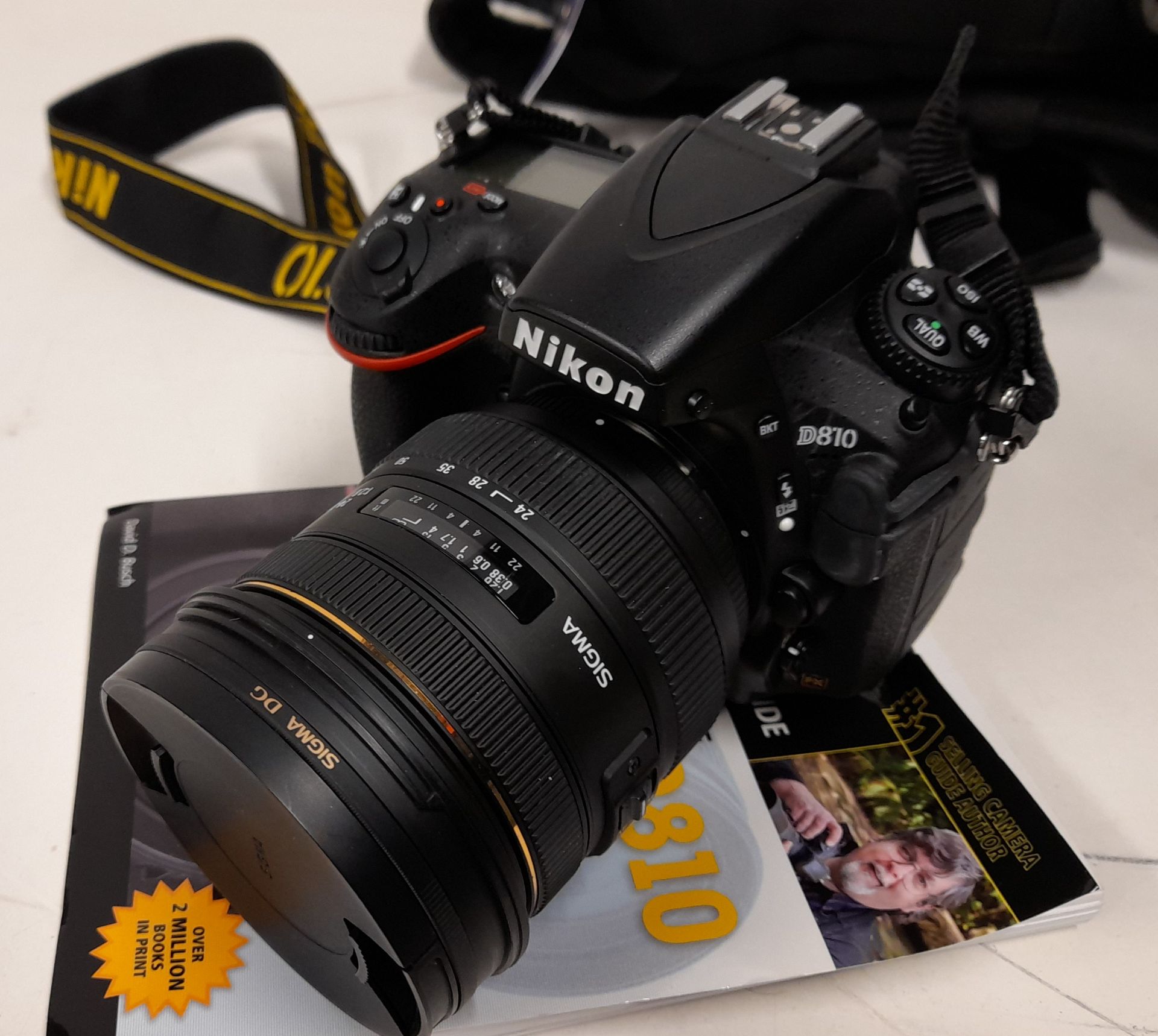 Nikon D810 Digital Camera with bag and charger - Image 2 of 10