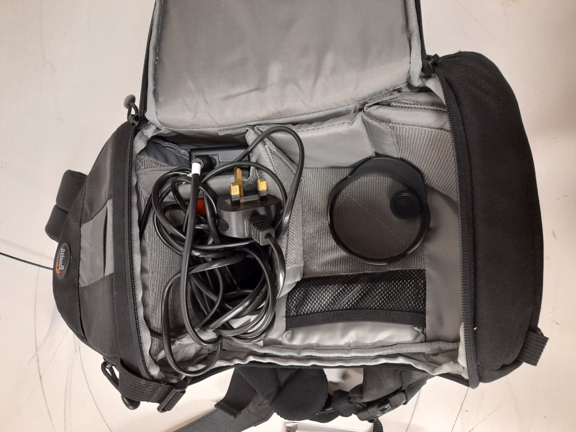 Nikon D810 Digital Camera with bag and charger - Image 7 of 10