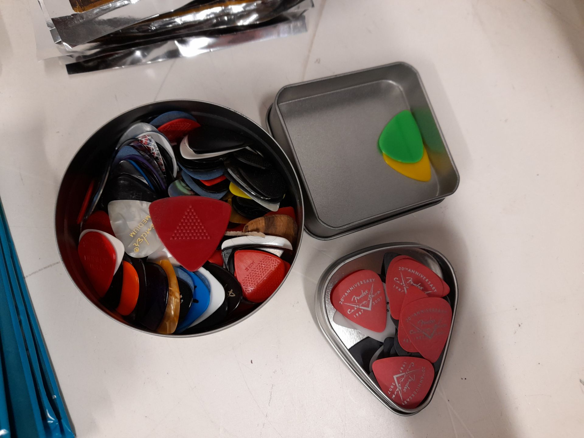 Assortment of Guitar Equipment to Plastic Crate to - Image 8 of 10