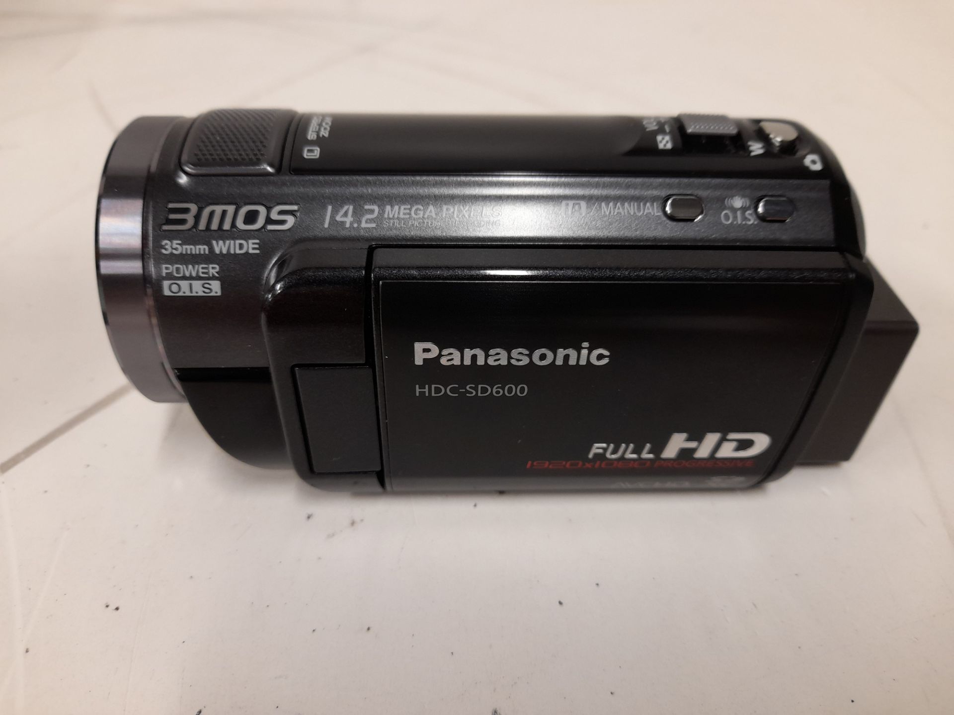 Panasonic HDC-SD600 Full HD 1920-1080 Progressive - Image 2 of 4