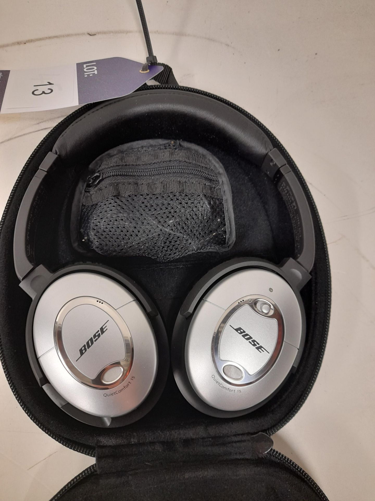 Bose Quiet Comfort 15 Acoustic Noise Cancelling He - Image 2 of 3