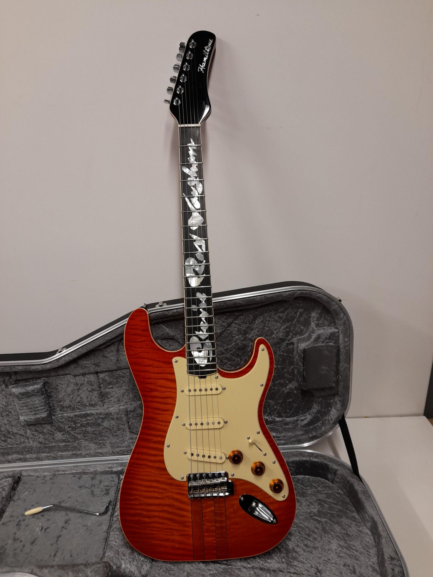 Hamiltone Stevie Ray Vaughan Custom Electric Guita - Image 3 of 11